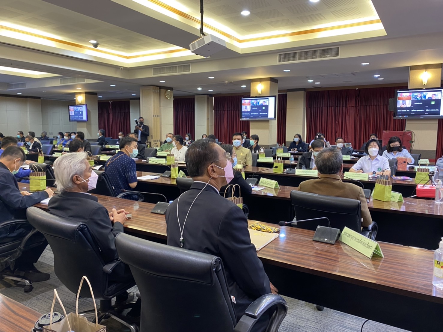 ???พช.ฉะเชิงเทรา ร่วมประชุมการตรวจราชการแบบบูรณาการของคณะผู้ตรวจราชการ เขตตรวจราชการที่ 8 ประจำปีงบประมาณ พ.ศ.2565 รอบที่ 1