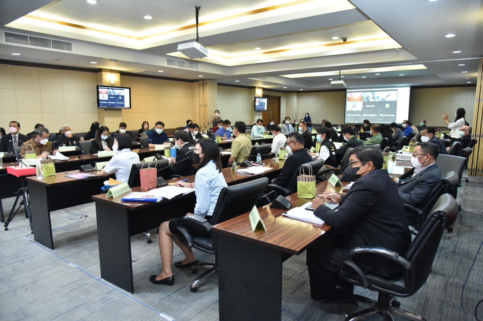 ???พช.ฉะเชิงเทรา ร่วมประชุมการตรวจราชการแบบบูรณาการของคณะผู้ตรวจราชการ เขตตรวจราชการที่ 8 ประจำปีงบประมาณ พ.ศ.2565 รอบที่ 1