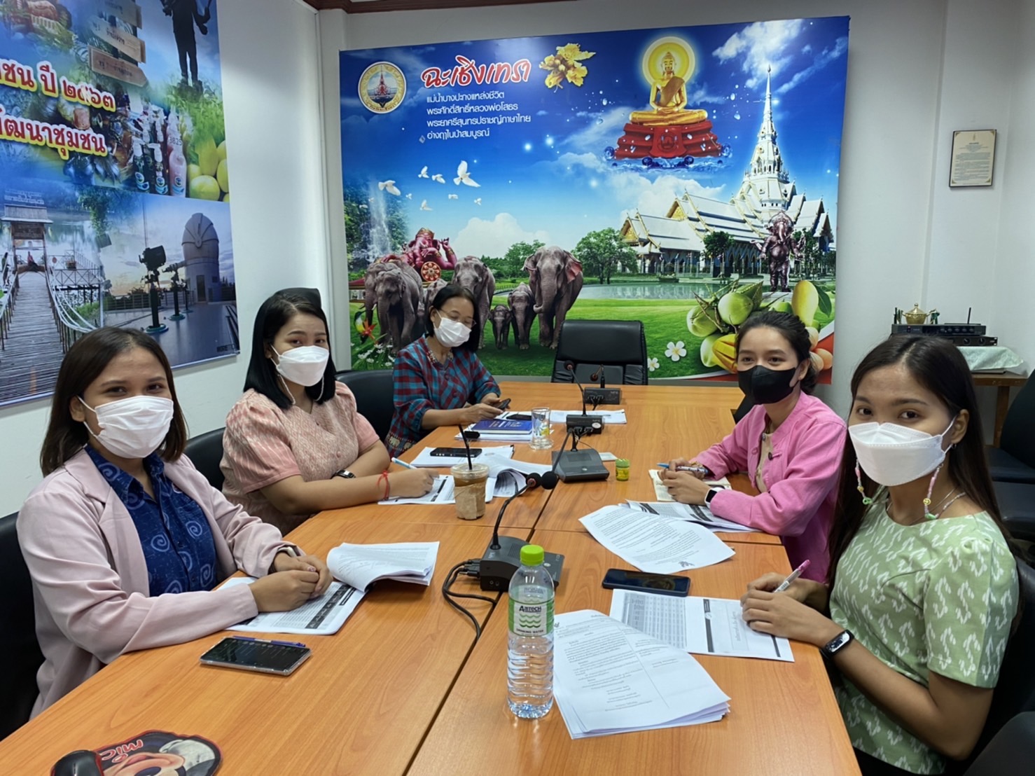 ??‍?‍?‍?พช.ฉะเชิงเทรา ร่วมประชุมชี้แจง เร่งรัด กำกับ ติดตาม การดำเนินงานกองทุนพัฒนาบทบาทสตรี ผ่านระบบออนไลน์ (Zoom Cloud Meetings)