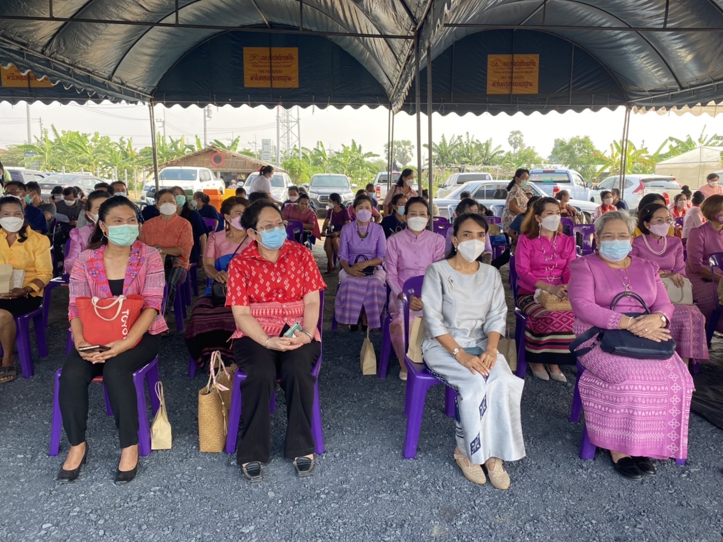 ???‍???พช.ฉะเชิงเทรา จัดกิจกรรมวันสตรีสากล ประจำปี 2565โครงการรวมพลังสตรี สร้างอาชีพเสริม เพิ่มรายได้ กิจกรรมรวมพลังสตรี ปลูกพืช ปลูกผัก และกิจกรรมส่งเสริมช่องทางการตลาดกลุ่มอาชีพกองทุนพัฒนาบทบาทสตรี ครั้งที่ 6