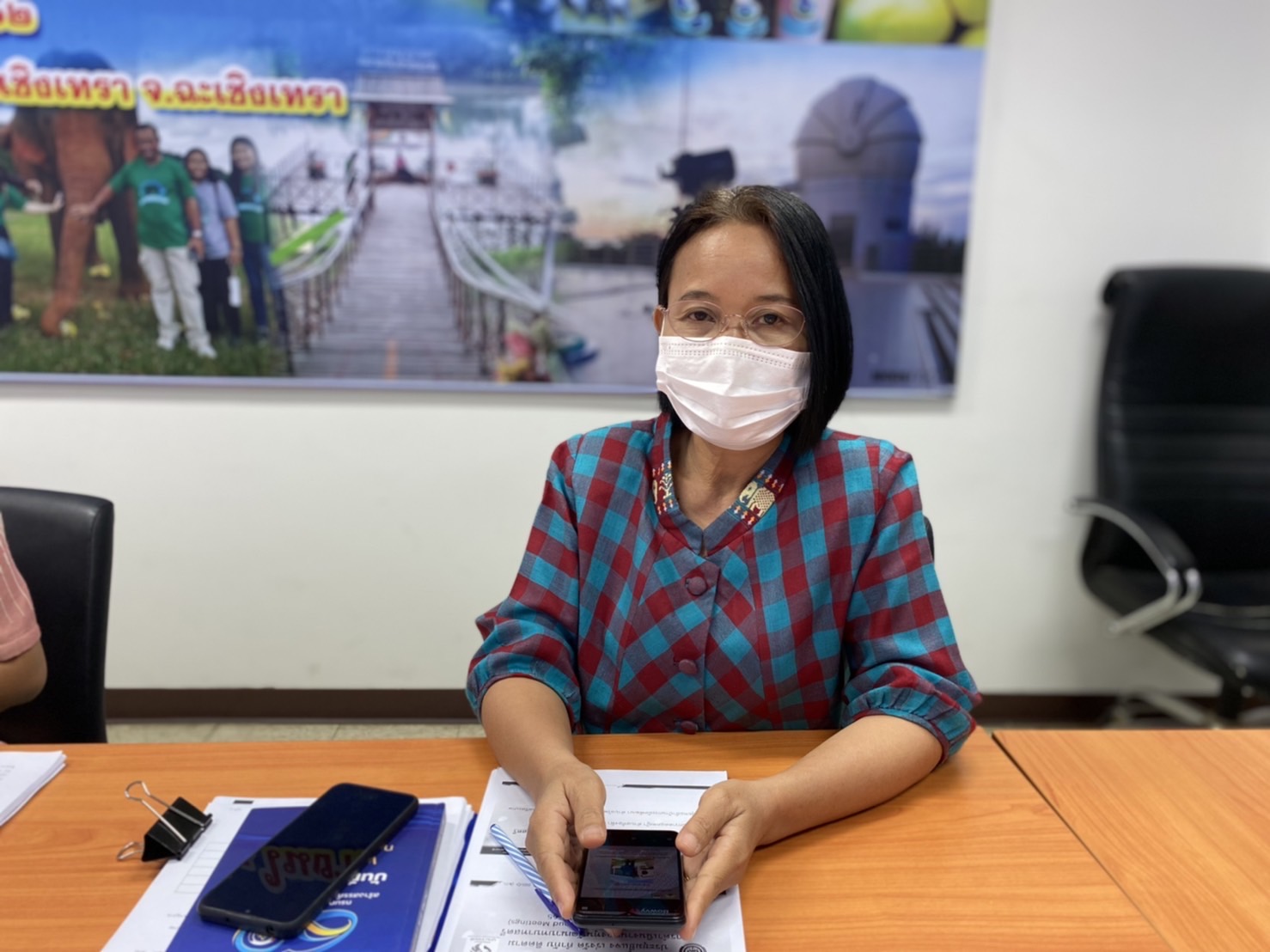 ??‍?‍?‍?พช.ฉะเชิงเทรา ร่วมประชุมชี้แจง เร่งรัด กำกับ ติดตาม การดำเนินงานกองทุนพัฒนาบทบาทสตรี ผ่านระบบออนไลน์ (Zoom Cloud Meetings)