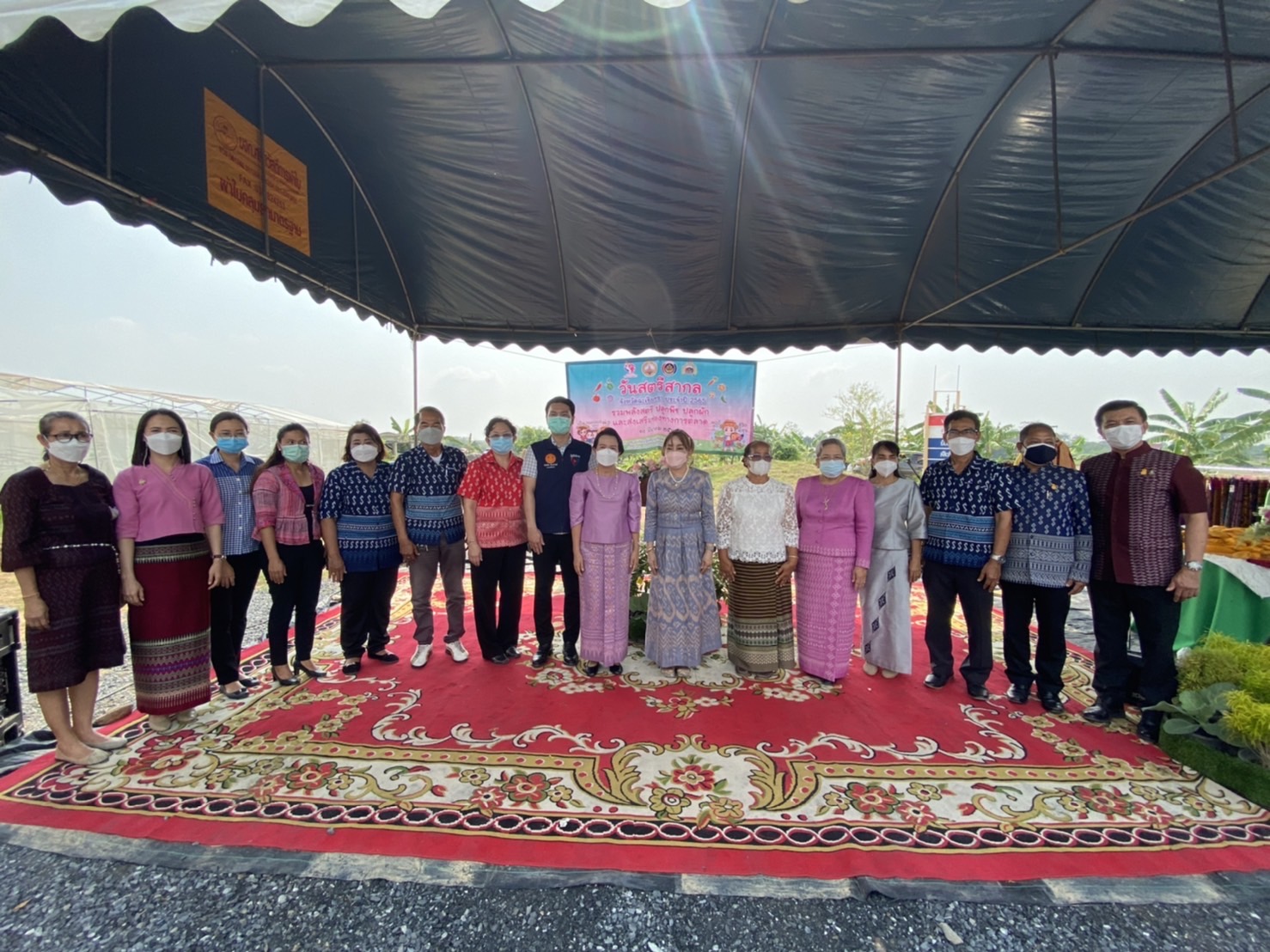 ???‍???พช.ฉะเชิงเทรา จัดกิจกรรมวันสตรีสากล ประจำปี 2565โครงการรวมพลังสตรี สร้างอาชีพเสริม เพิ่มรายได้ กิจกรรมรวมพลังสตรี ปลูกพืช ปลูกผัก และกิจกรรมส่งเสริมช่องทางการตลาดกลุ่มอาชีพกองทุนพัฒนาบทบาทสตรี ครั้งที่ 6