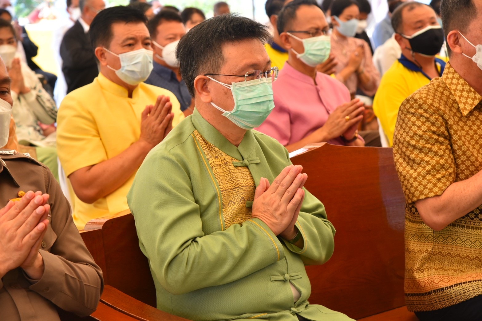 ???พช.ฉะเชิงเทรา ร่วมทอดผ้าป่าสามัคคีเพื่อสมทบทุนก่อสร้างพระเจดีย์มหาธาตุศรีสุวรรณคีรี (วัดเขาดงยาง)