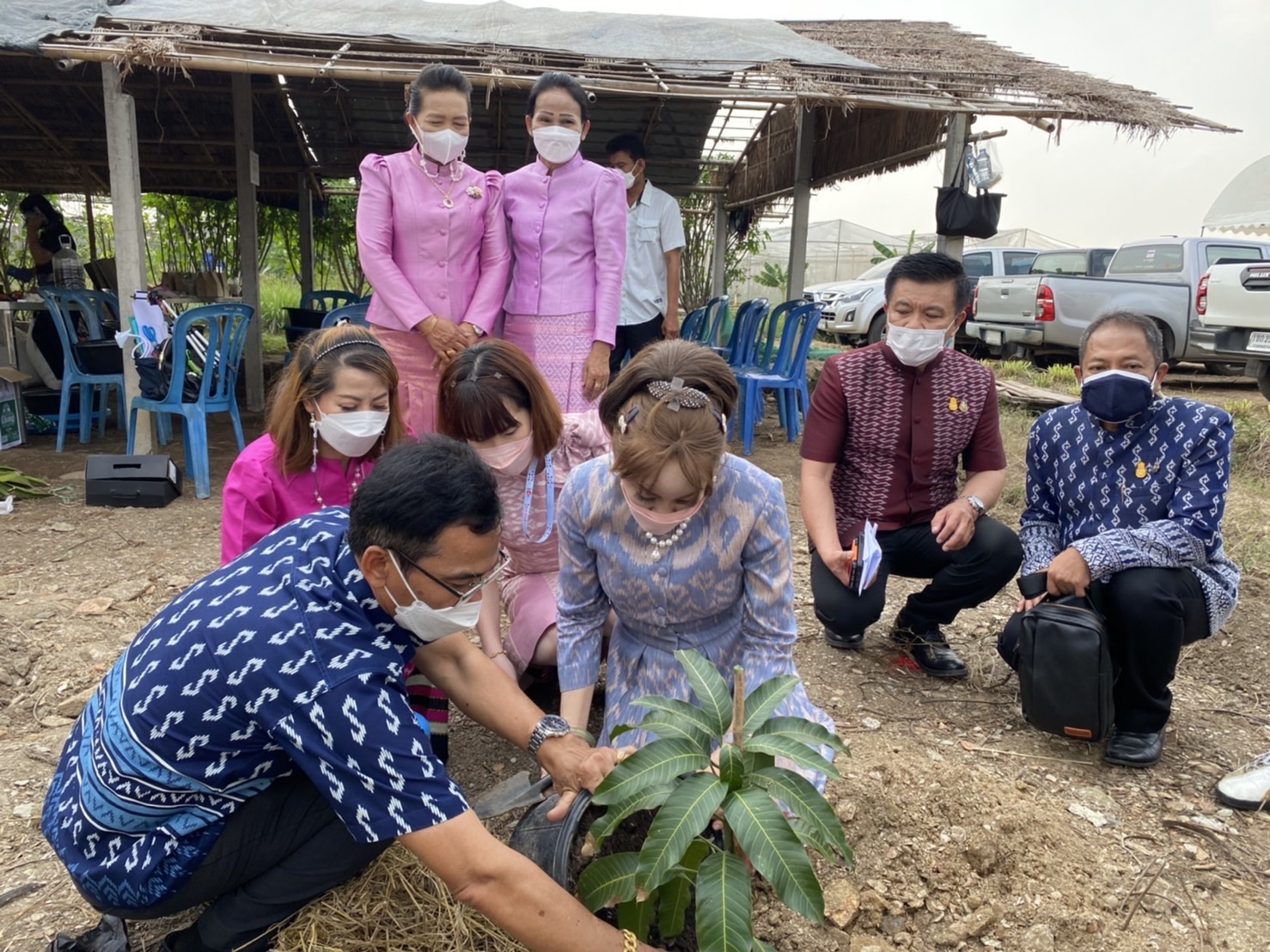 ???‍???พช.ฉะเชิงเทรา จัดกิจกรรมวันสตรีสากล ประจำปี 2565โครงการรวมพลังสตรี สร้างอาชีพเสริม เพิ่มรายได้ กิจกรรมรวมพลังสตรี ปลูกพืช ปลูกผัก และกิจกรรมส่งเสริมช่องทางการตลาดกลุ่มอาชีพกองทุนพัฒนาบทบาทสตรี ครั้งที่ 6