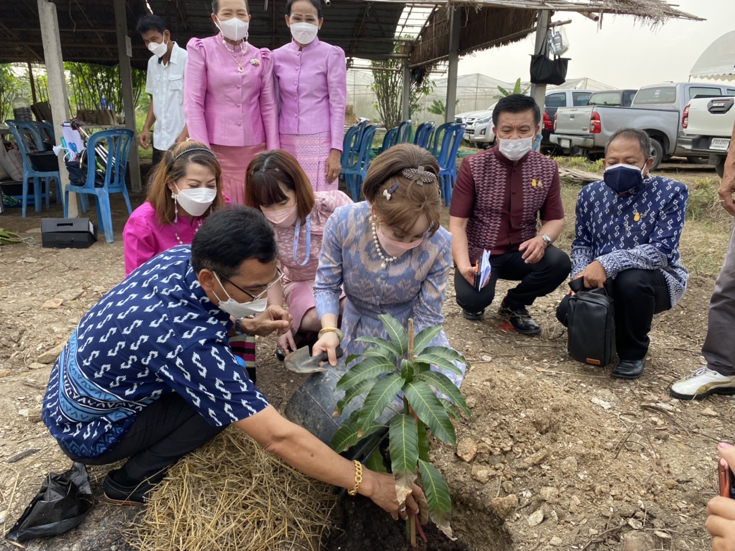 ???‍???พช.ฉะเชิงเทรา จัดกิจกรรมวันสตรีสากล ประจำปี 2565โครงการรวมพลังสตรี สร้างอาชีพเสริม เพิ่มรายได้ กิจกรรมรวมพลังสตรี ปลูกพืช ปลูกผัก และกิจกรรมส่งเสริมช่องทางการตลาดกลุ่มอาชีพกองทุนพัฒนาบทบาทสตรี ครั้งที่ 6