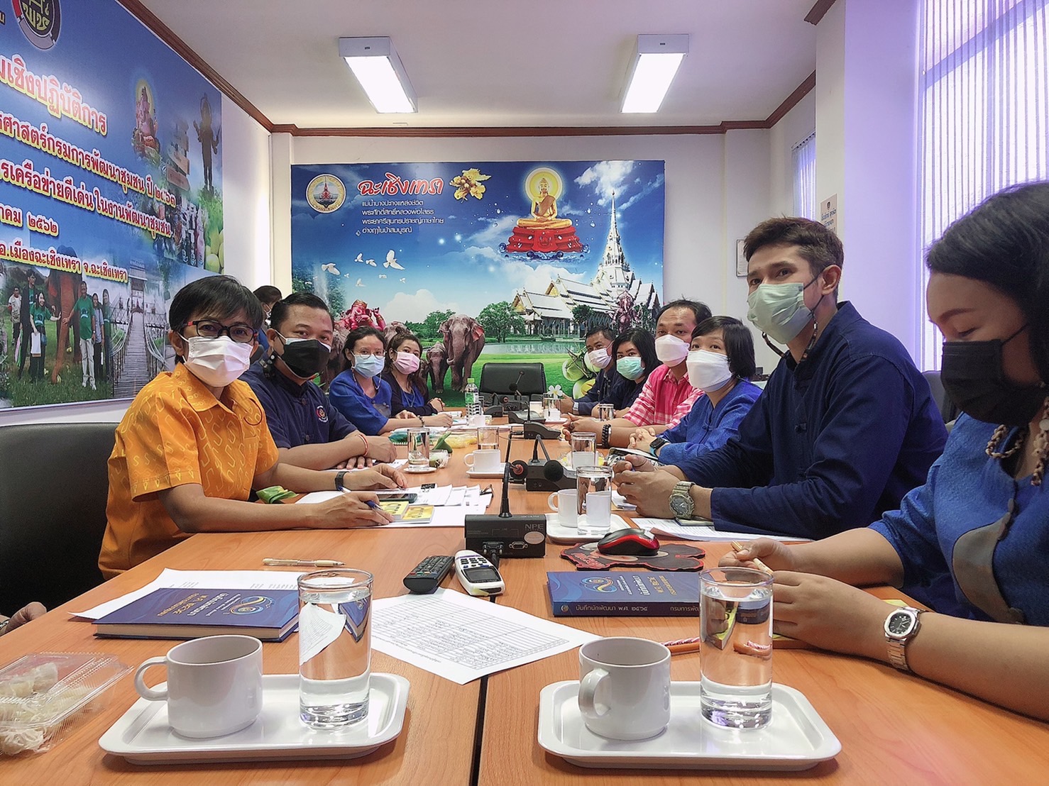 ???‍??พช.ฉะเชิงเทรา ร่วมประชุมรับฟังการชี้แจงการใช้งานระบบ OTOP Big Data และการลงทะเบียนผู้ผลิต ผู้ประกอบการ OTOP ผ่านระบบ zoom cloud meeting