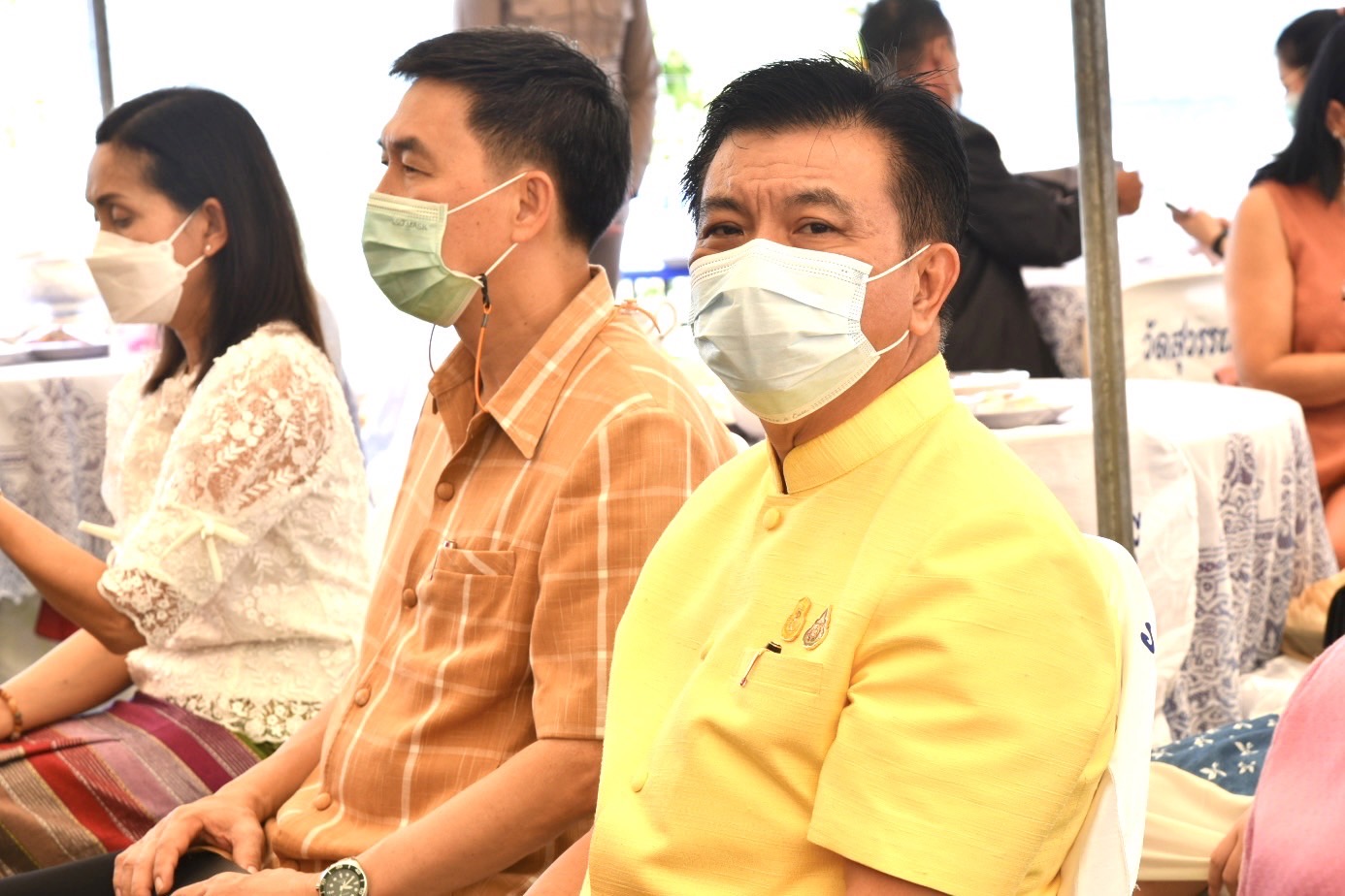 ???พช.ฉะเชิงเทรา ร่วมทอดผ้าป่าสามัคคีเพื่อสมทบทุนก่อสร้างพระเจดีย์มหาธาตุศรีสุวรรณคีรี (วัดเขาดงยาง)