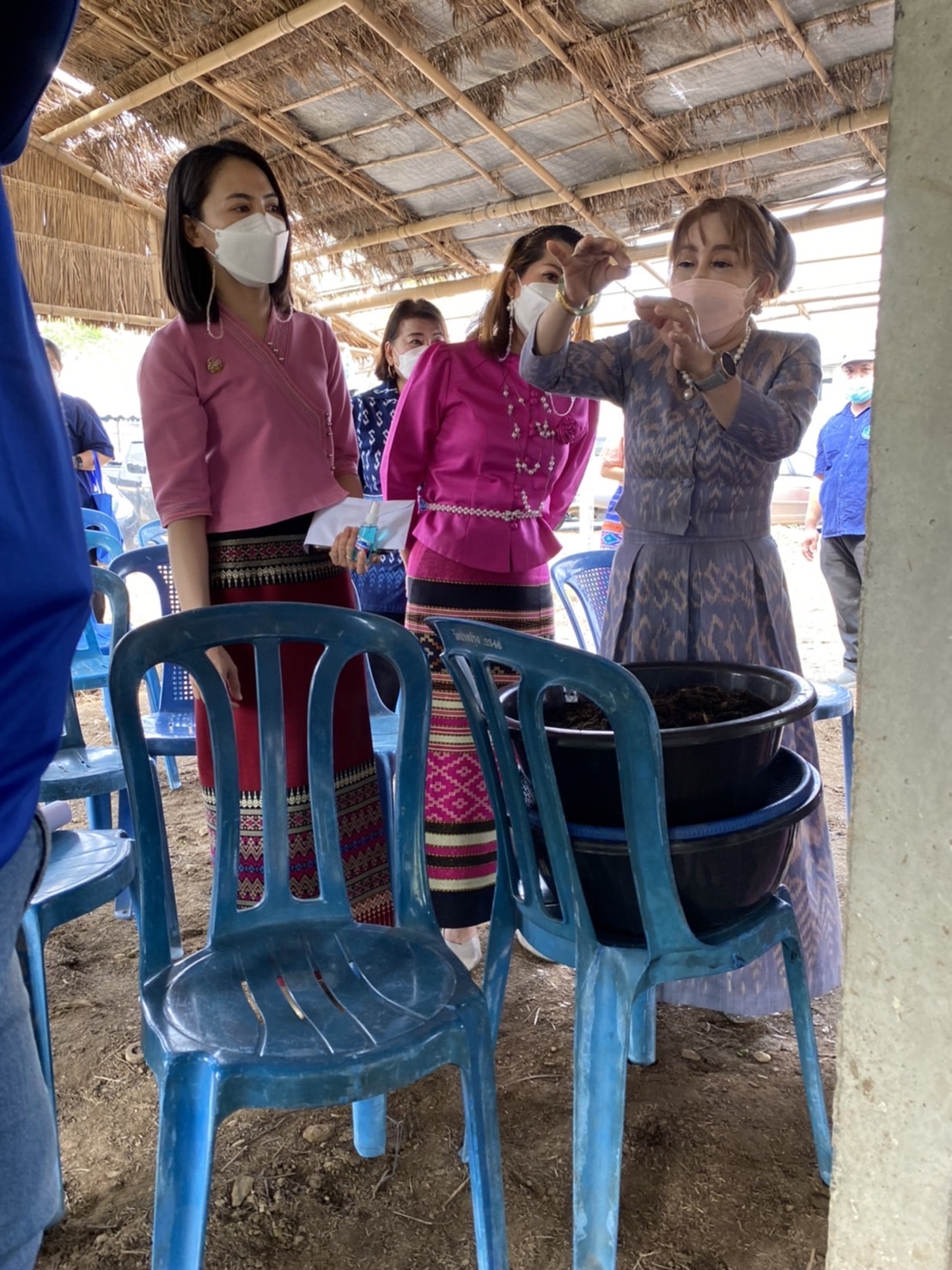 ???‍???พช.ฉะเชิงเทรา จัดกิจกรรมวันสตรีสากล ประจำปี 2565โครงการรวมพลังสตรี สร้างอาชีพเสริม เพิ่มรายได้ กิจกรรมรวมพลังสตรี ปลูกพืช ปลูกผัก และกิจกรรมส่งเสริมช่องทางการตลาดกลุ่มอาชีพกองทุนพัฒนาบทบาทสตรี ครั้งที่ 6