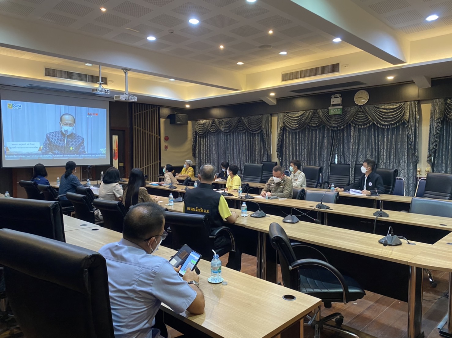 ???‍??จังหวัดฉะเชิงเทรา ร่วมประชุมเชิงปฏิบัติการเพื่อซักซ้อมแนวทางการขับเคลื่อนศูนย์อำนวยการขจัดความยากจนและพัฒนาคนทุกช่วงวัยอย่างยั่งยืนตามหลักปรัชญาของเศรษฐกิจพอเพียงจังหวัดฉะเชิงเทรา (ศจพ.จ) ในระดับพื้นที่ ปีงบประมาณ พ.ศ.2565