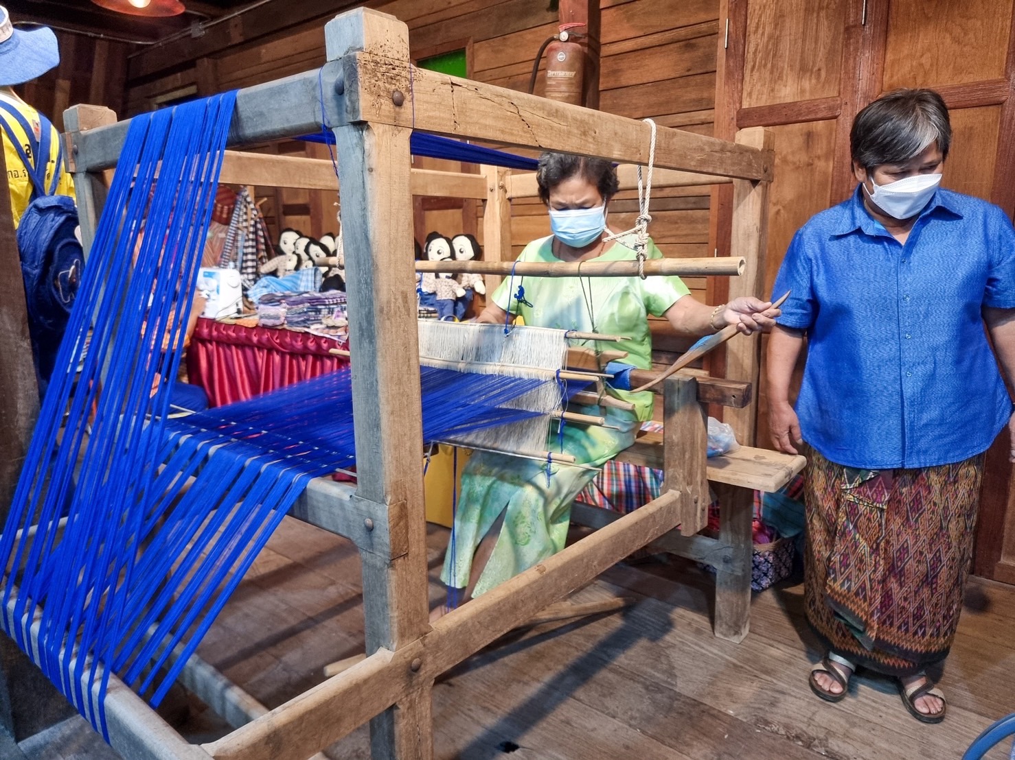 ???พช.ฉะเชิงเทรา จัดพิธีมอบลายผ้าพระราชทาน “ผ้าขิดลายนารีรัตนราชกัญญา” และโครงการรวมพลังสตรี สร้างอาชีพเสริม เพิ่มรายได้