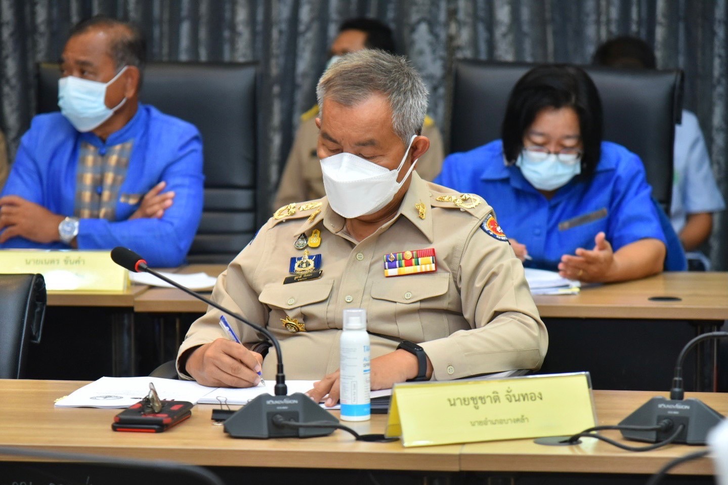 ???พช.ฉะเชิงเทรา ประชุมซักซ้อมการขับเคลื่อนการดำเนินงานขจัดความยากจนและพัฒนาคนทุกช่วงวัยอย่างยั่งยืนตามหลักปรัชญาของเศรษฐกิจพอเพียงในระดับพื้นที่