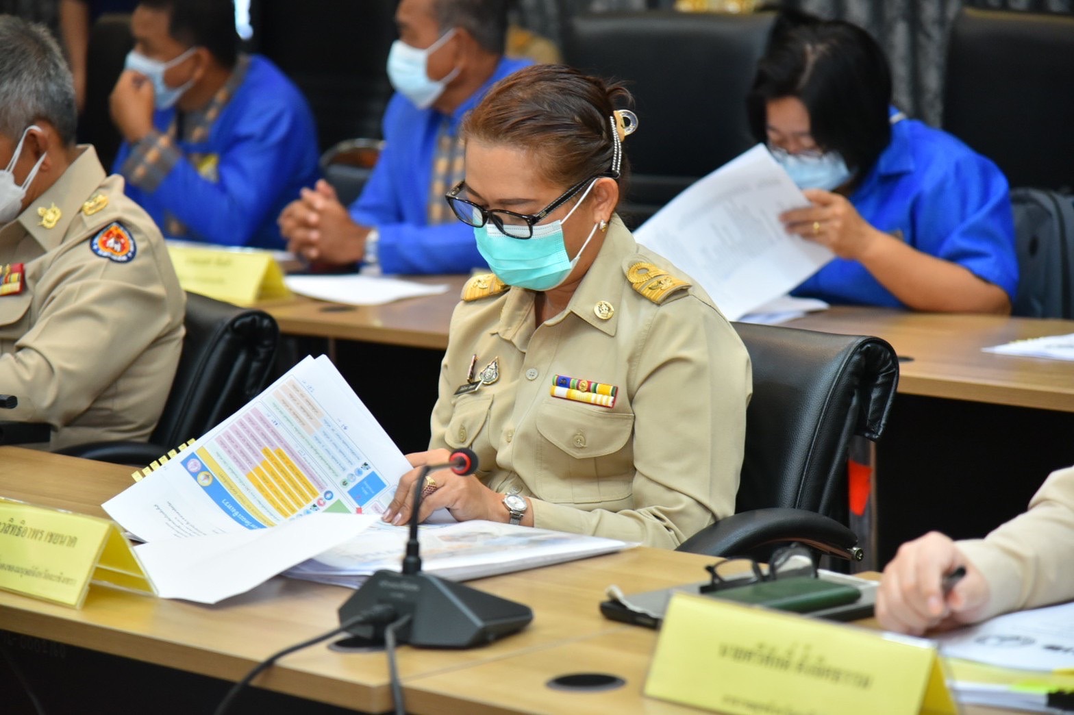 ???พช.ฉะเชิงเทรา ประชุมซักซ้อมการขับเคลื่อนการดำเนินงานขจัดความยากจนและพัฒนาคนทุกช่วงวัยอย่างยั่งยืนตามหลักปรัชญาของเศรษฐกิจพอเพียงในระดับพื้นที่