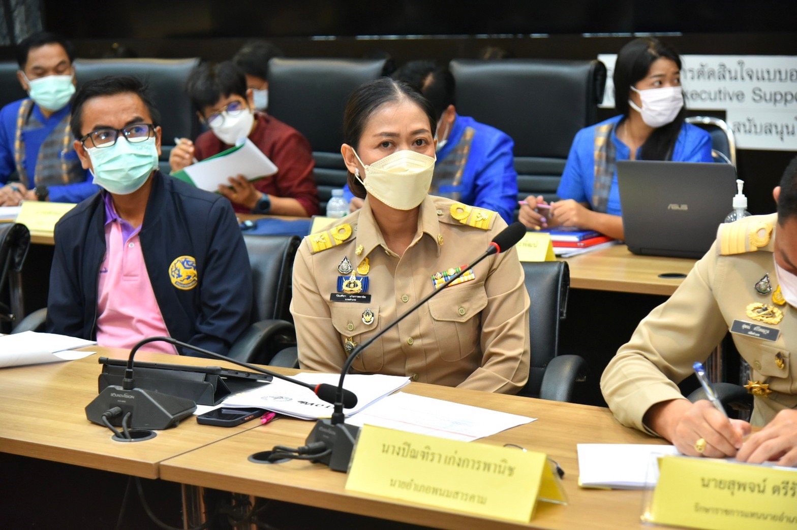 ???พช.ฉะเชิงเทรา ประชุมซักซ้อมการขับเคลื่อนการดำเนินงานขจัดความยากจนและพัฒนาคนทุกช่วงวัยอย่างยั่งยืนตามหลักปรัชญาของเศรษฐกิจพอเพียงในระดับพื้นที่