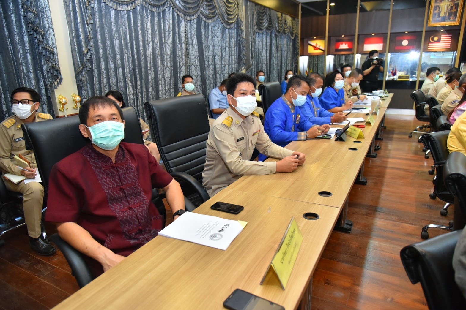 ???พช.ฉะเชิงเทรา ประชุมซักซ้อมการขับเคลื่อนการดำเนินงานขจัดความยากจนและพัฒนาคนทุกช่วงวัยอย่างยั่งยืนตามหลักปรัชญาของเศรษฐกิจพอเพียงในระดับพื้นที่