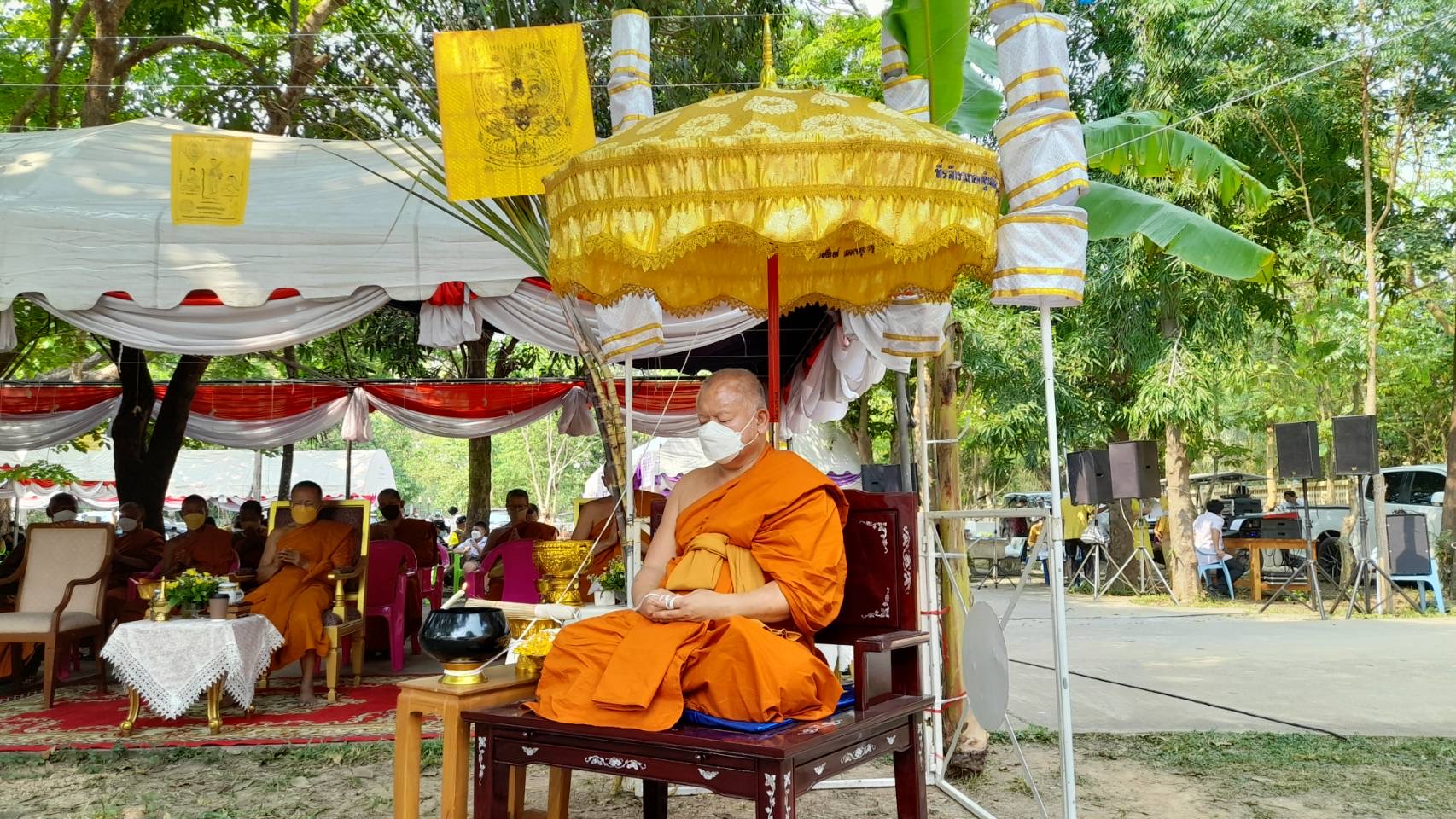 ???130 ปี กระทรวงมหาดไทย ? ฉะเชิงเทรา :แม่น้ำบางปะกงแหล่งชีวิต พระศักดิ์สิทธิ์หลวงพ่อโสธร พระยาศรีสุนทรปราชญ์ภาษาไทย  เขาอ่างฤาไนป่าสมบูรณ์ ?  ??? พิธีเททองหล่อพระพุทธปฎิมา จำนวน 3 องค์ พระพุทธปฎิมา ปางประทานพร 2 องค์ เพื่อประดิษฐานหน้าบรรณอุโบสถ 2 ด้าน พระพุทธปฎิมา ปางเปิดโลก 1 องค์ นำไปประดิษฐาน ณ โรงเรียนบ้านอ่างทอง ?