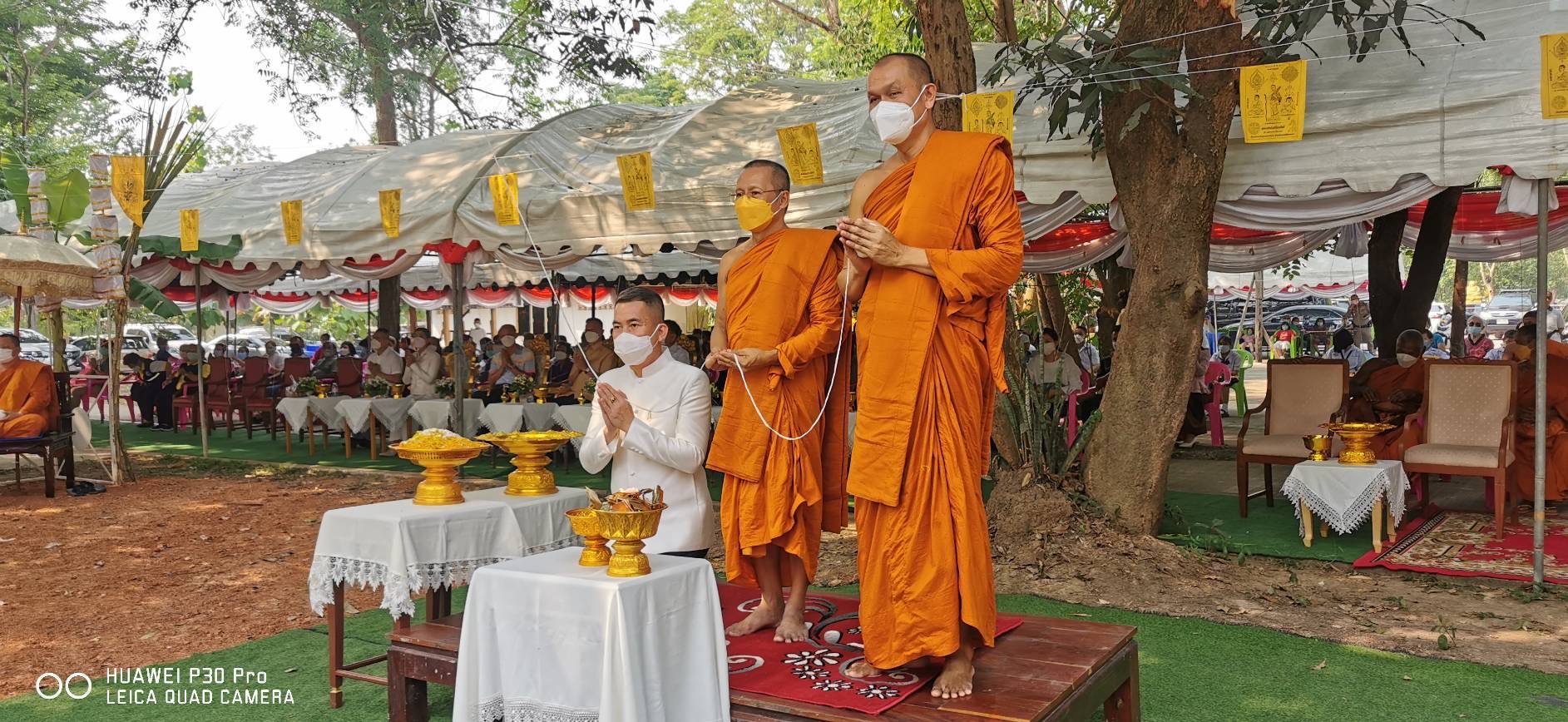 ???130 ปี กระทรวงมหาดไทย ? ฉะเชิงเทรา :แม่น้ำบางปะกงแหล่งชีวิต พระศักดิ์สิทธิ์หลวงพ่อโสธร พระยาศรีสุนทรปราชญ์ภาษาไทย  เขาอ่างฤาไนป่าสมบูรณ์ ?  ??? พิธีเททองหล่อพระพุทธปฎิมา จำนวน 3 องค์ พระพุทธปฎิมา ปางประทานพร 2 องค์ เพื่อประดิษฐานหน้าบรรณอุโบสถ 2 ด้าน พระพุทธปฎิมา ปางเปิดโลก 1 องค์ นำไปประดิษฐาน ณ โรงเรียนบ้านอ่างทอง ?