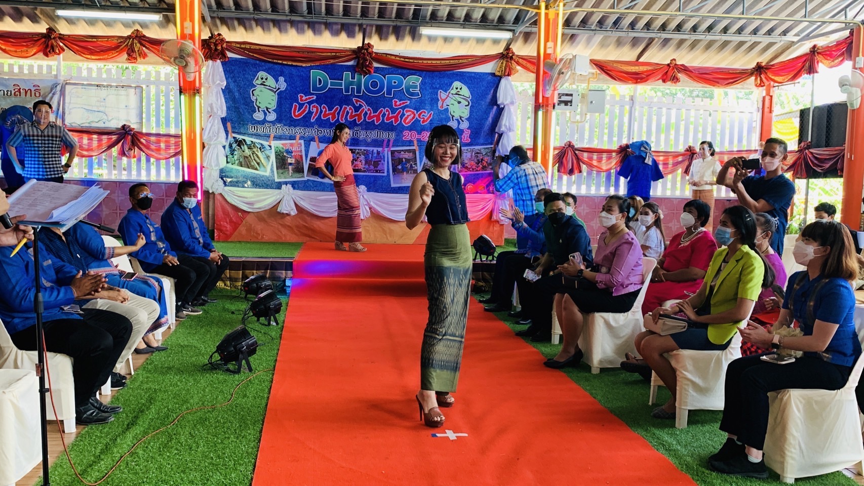 ???130 ปี กระทรวงมหาดไทย ? ฉะเชิงเทรา :แม่น้ำบางปะกงแหล่งชีวิต พระศักดิ์สิทธิ์หลวงพ่อโสธร พระยาศรีสุนทรปราชญ์ภาษาไทย เขาอ่างฤาไนป่าสมบูรณ์  ?  ผู้ว่าฯ ฉะเชิงเทรา เปิดโครงการส่งเสริมการท่องเที่ยวเชิงสร้างสรรค์และวัฒนธรรม กิจกรรมส่งเสริมการเรียนรู้ที่นักท่องเที่ยวลงมือปฏิบัติ (D-HOPE) และมอบป้ายสื่อประชาสัมพันธ์ให้กับผู้ประกอบการ Champ จำนวน 12 โปรแกรม ณ บ้านเนินน้อย อำเภอท่าตะเกียบ จังหวัดฉะเชิงเทรา