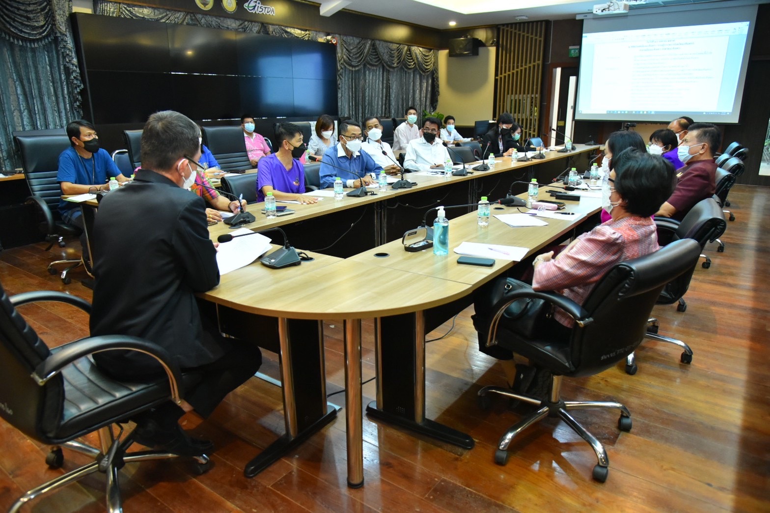 ????พช.ฉะเชิงเทรา ร่วมประชุมเตรียมความพร้อมการจัดพิธีอัญเชิญพระพุทธโสธรจำลอง ขนาด 29 นิ้ว