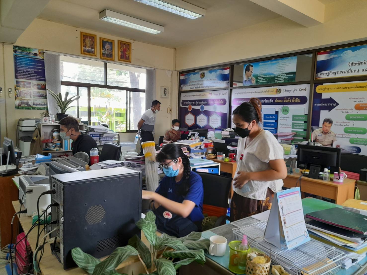 ???130 ปี กระทรวงมหาดไทย ? ฉะเชิงเทรา :แม่น้ำบางปะกงแหล่งชีวิต พระศักดิ์สิทธิ์หลวงพ่อโสธร พระยาศรีสุนทรปราชญ์ภาษาไทย  เขาอ่างฤาไนป่าสมบูรณ์ ? ??? พช.ฉะเชิงเทรา สานพลังขับเคลื่อนการขจัดความยากจนและพัฒนาคนทุกช่วงวัยอย่างยั่งยืนตามหลักปรัชญาของเศรษฐกิจพอเพียง ???