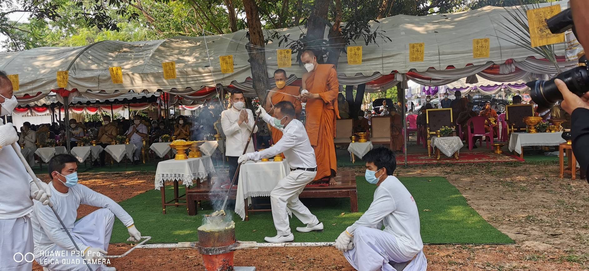 ???130 ปี กระทรวงมหาดไทย ? ฉะเชิงเทรา :แม่น้ำบางปะกงแหล่งชีวิต พระศักดิ์สิทธิ์หลวงพ่อโสธร พระยาศรีสุนทรปราชญ์ภาษาไทย  เขาอ่างฤาไนป่าสมบูรณ์ ?  ??? พิธีเททองหล่อพระพุทธปฎิมา จำนวน 3 องค์ พระพุทธปฎิมา ปางประทานพร 2 องค์ เพื่อประดิษฐานหน้าบรรณอุโบสถ 2 ด้าน พระพุทธปฎิมา ปางเปิดโลก 1 องค์ นำไปประดิษฐาน ณ โรงเรียนบ้านอ่างทอง ?