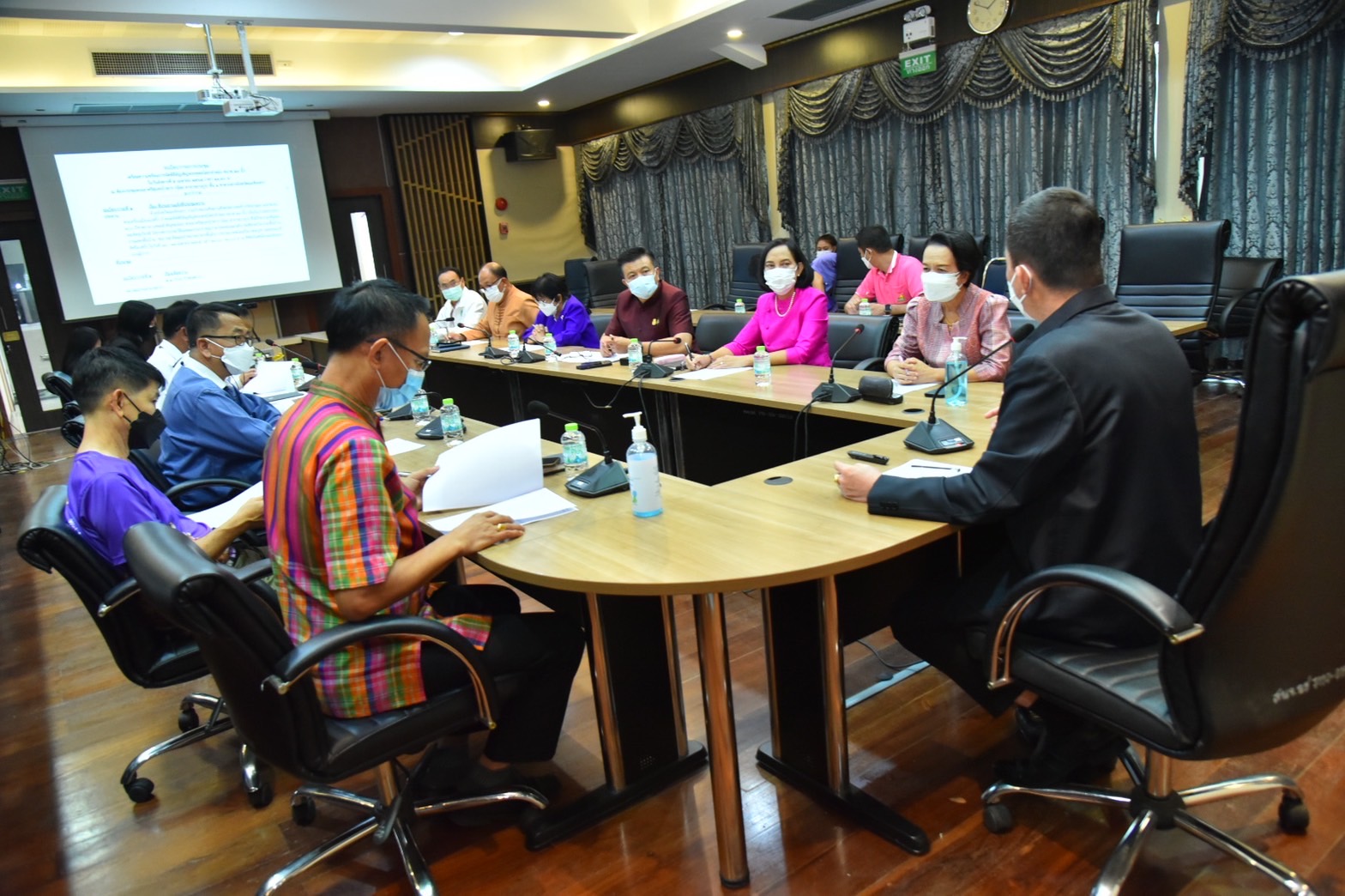 ????พช.ฉะเชิงเทรา ร่วมประชุมเตรียมความพร้อมการจัดพิธีอัญเชิญพระพุทธโสธรจำลอง ขนาด 29 นิ้ว