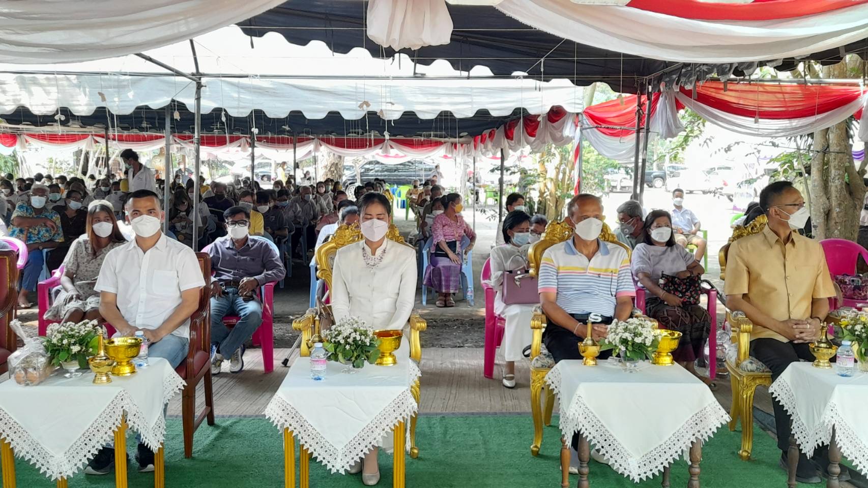 ???130 ปี กระทรวงมหาดไทย ? ฉะเชิงเทรา :แม่น้ำบางปะกงแหล่งชีวิต พระศักดิ์สิทธิ์หลวงพ่อโสธร พระยาศรีสุนทรปราชญ์ภาษาไทย  เขาอ่างฤาไนป่าสมบูรณ์ ?  ??? พิธีเททองหล่อพระพุทธปฎิมา จำนวน 3 องค์ พระพุทธปฎิมา ปางประทานพร 2 องค์ เพื่อประดิษฐานหน้าบรรณอุโบสถ 2 ด้าน พระพุทธปฎิมา ปางเปิดโลก 1 องค์ นำไปประดิษฐาน ณ โรงเรียนบ้านอ่างทอง ?