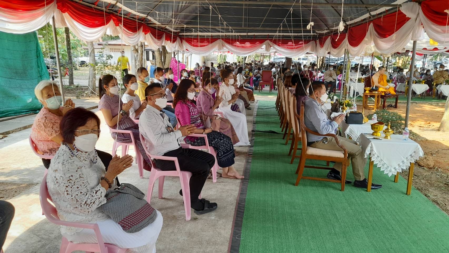 ???130 ปี กระทรวงมหาดไทย ? ฉะเชิงเทรา :แม่น้ำบางปะกงแหล่งชีวิต พระศักดิ์สิทธิ์หลวงพ่อโสธร พระยาศรีสุนทรปราชญ์ภาษาไทย  เขาอ่างฤาไนป่าสมบูรณ์ ?  ??? พิธีเททองหล่อพระพุทธปฎิมา จำนวน 3 องค์ พระพุทธปฎิมา ปางประทานพร 2 องค์ เพื่อประดิษฐานหน้าบรรณอุโบสถ 2 ด้าน พระพุทธปฎิมา ปางเปิดโลก 1 องค์ นำไปประดิษฐาน ณ โรงเรียนบ้านอ่างทอง ?