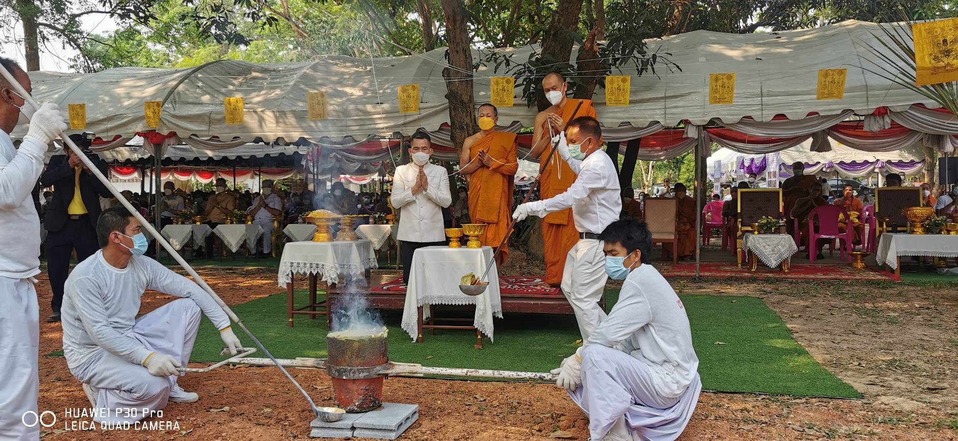 ???130 ปี กระทรวงมหาดไทย ? ฉะเชิงเทรา :แม่น้ำบางปะกงแหล่งชีวิต พระศักดิ์สิทธิ์หลวงพ่อโสธร พระยาศรีสุนทรปราชญ์ภาษาไทย  เขาอ่างฤาไนป่าสมบูรณ์ ?  ??? พิธีเททองหล่อพระพุทธปฎิมา จำนวน 3 องค์ พระพุทธปฎิมา ปางประทานพร 2 องค์ เพื่อประดิษฐานหน้าบรรณอุโบสถ 2 ด้าน พระพุทธปฎิมา ปางเปิดโลก 1 องค์ นำไปประดิษฐาน ณ โรงเรียนบ้านอ่างทอง ?