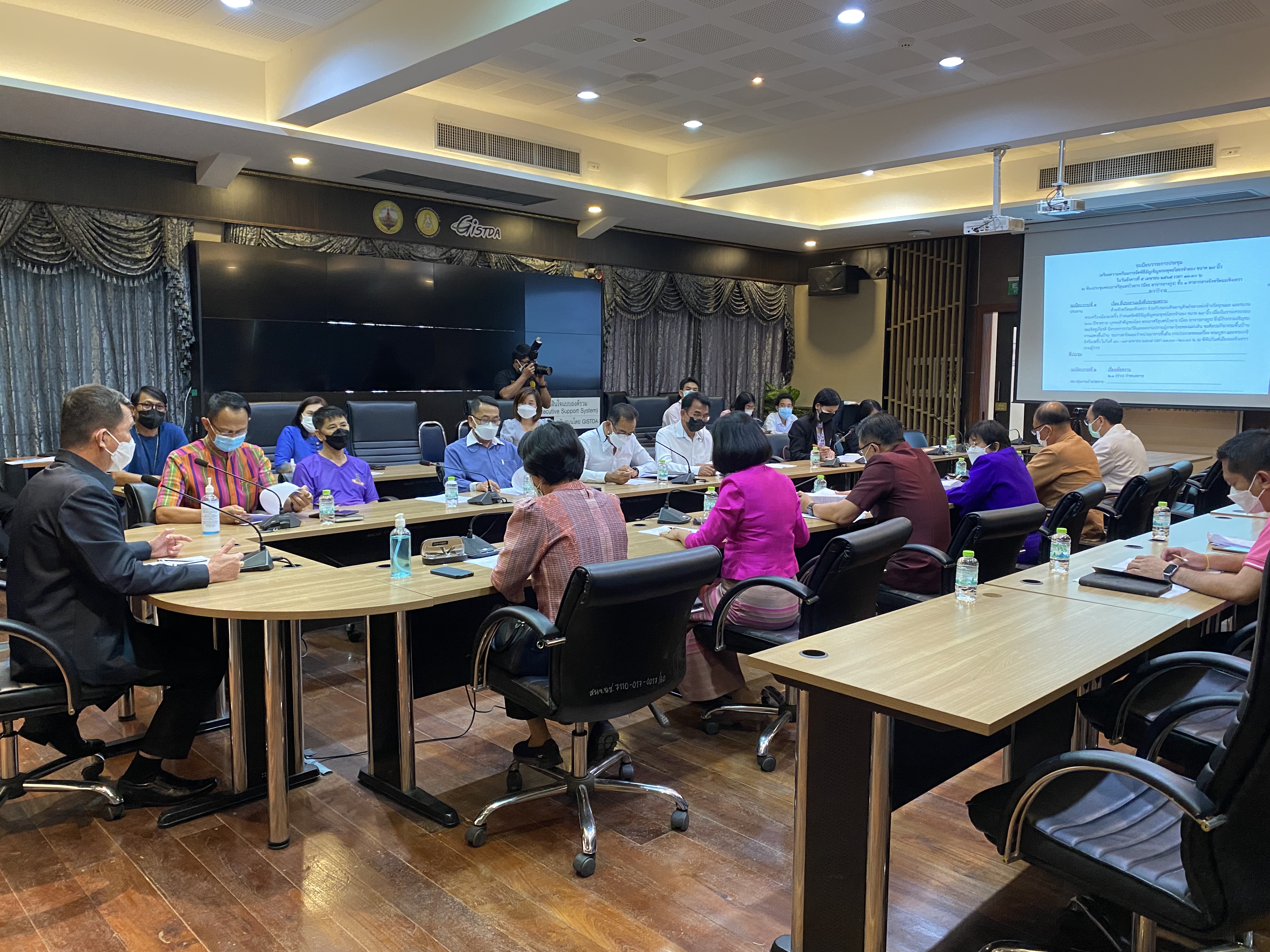 ????พช.ฉะเชิงเทรา ร่วมประชุมเตรียมความพร้อมการจัดพิธีอัญเชิญพระพุทธโสธรจำลอง ขนาด 29 นิ้ว