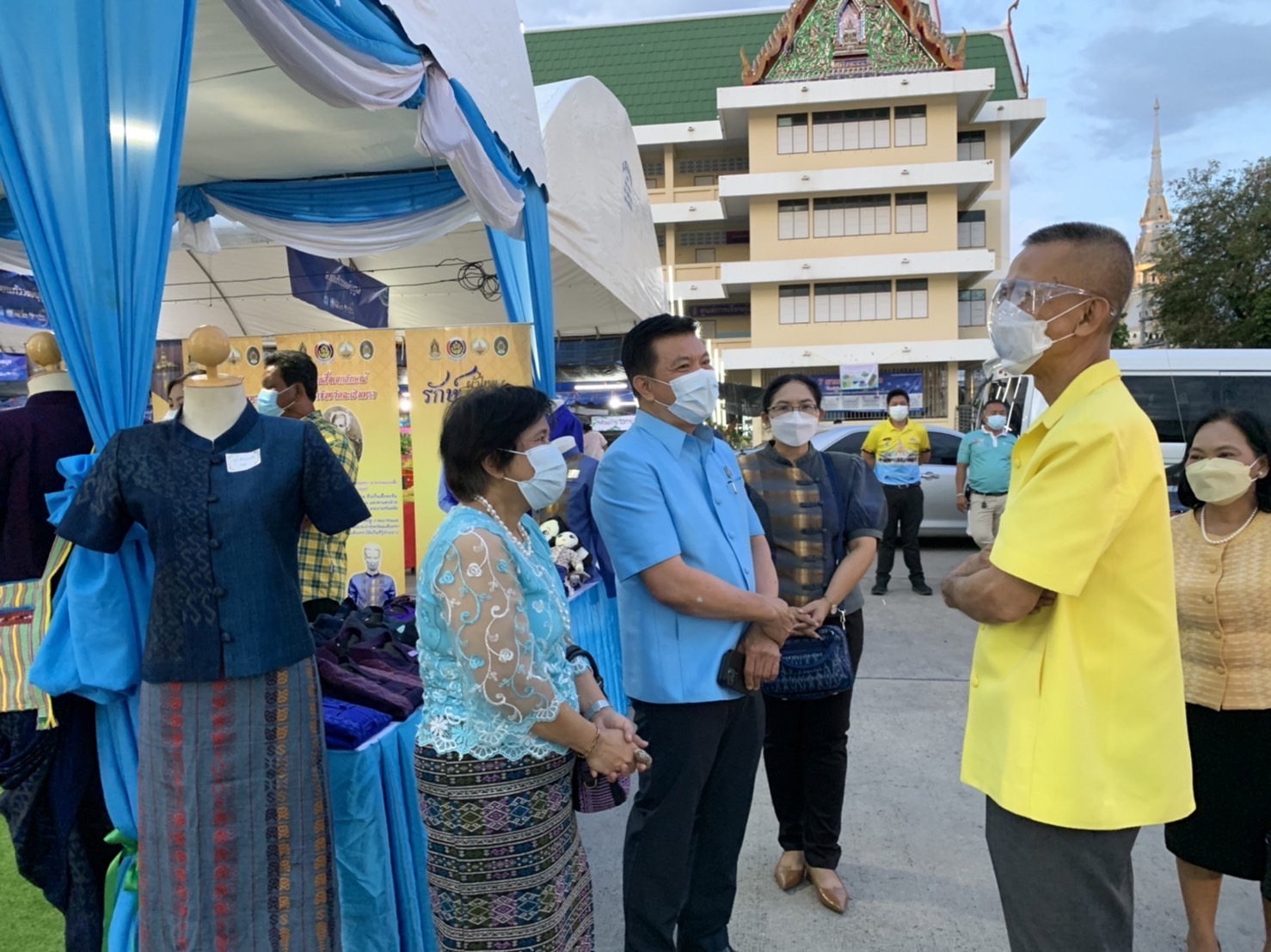 ???130 ปี กระทรวงมหาดไทย  ? ฉะเชิงเทรา :แม่น้ำบางปะกงแหล่งชีวิต พระศักดิ์สิทธิ์หลวงพ่อโสธร พระยาศรีสุนทรปราชญ์ภาษาไทย เขาอ่างฤาไนป่าสมบูรณ์ ?  ?รวมพลังสู้โควิด – 19 ด้วยเศรษฐกิจพอเพียง?  ??พช.ฉะเชิงเทรา ร่วมจัดนิทรรศการผ้าลายเอกลักษณ์ประจำจังหวัดและจำหน่ายผ้าลายขอเจ้าฟ้าฯ ในงาน” วันมะม่วงและของดีเมืองแปดริ้ว” ครั้งที่ 51