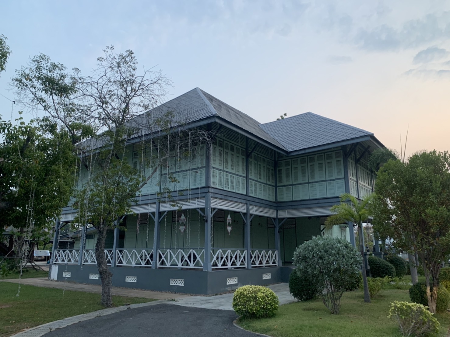 ???130 ปี กระทรวงมหาดไทย ? ฉะเชิงเทรา :แม่น้ำบางปะกงแหล่งชีวิต พระศักดิ์สิทธิ์หลวงพ่อโสธร พระยาศรีสุนทรปราชญ์ภาษาไทย  เขาอ่างฤาไนป่าสมบูรณ์ ?  ??พช.ฉะเชิงเทรา เตรียมความพร้อมกิจกรรมส่งเสริมการท่องเที่ยวเชิงวัฒนธรรม และประวัติศาสตร์ เชิดชูเกียรติ และเฉลิมฉลอง ในวาระ ๒๐๐ ปี ชาตกาล“พระยาศรีสุนทรโวหาร (น้อย อาจารยางกูร) บุคคลสำคัญของโลก