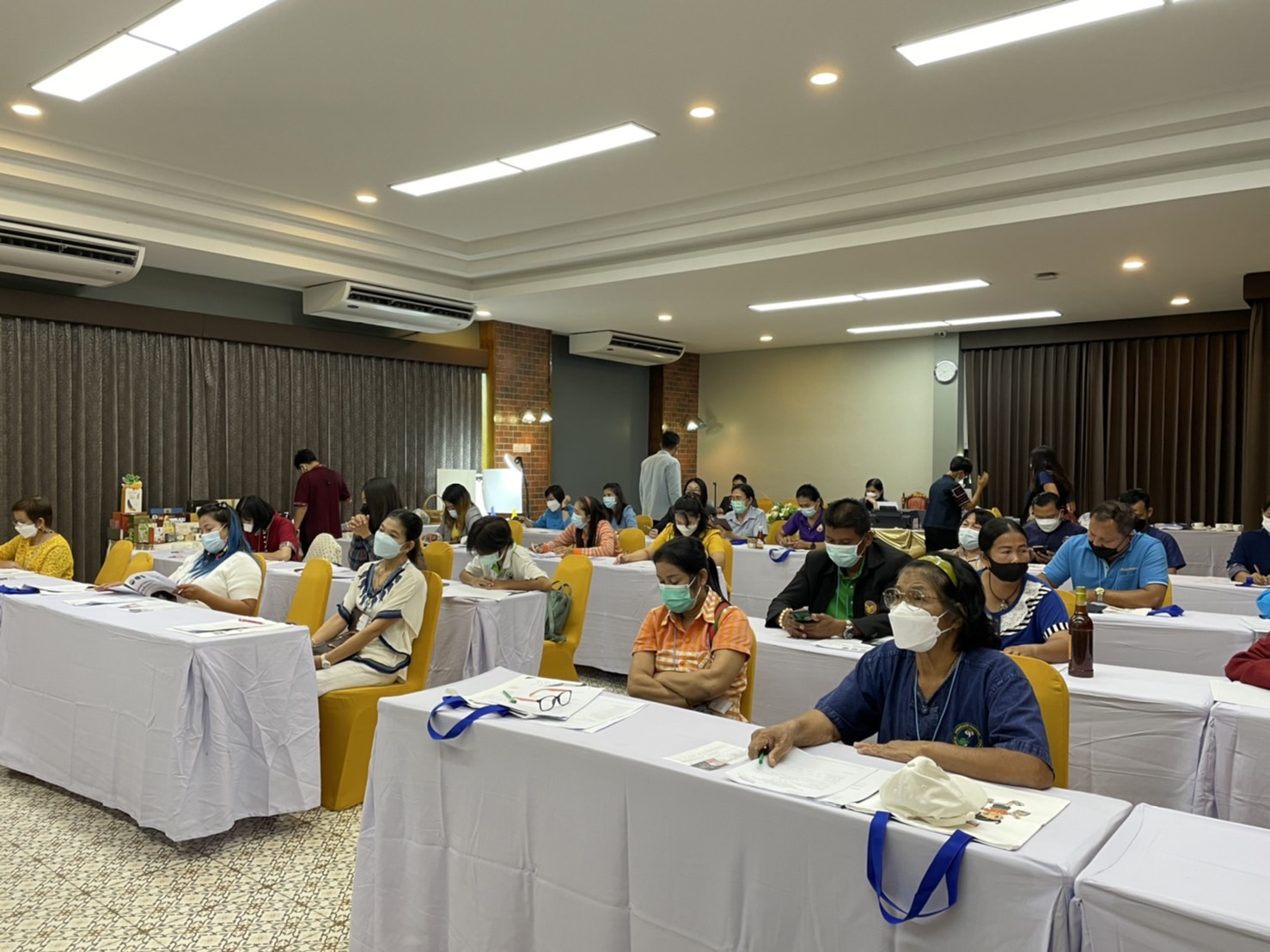 ???‍?พช.ฉะเชิงเทรา จัดโครงการพัฒนาผลิตภัณฑ์ OTOP โดยเครือข่ายองค์ความรู้ KBO จังหวัด (Knowledge Based OTOP) จังหวัดฉะเชิงเทรา