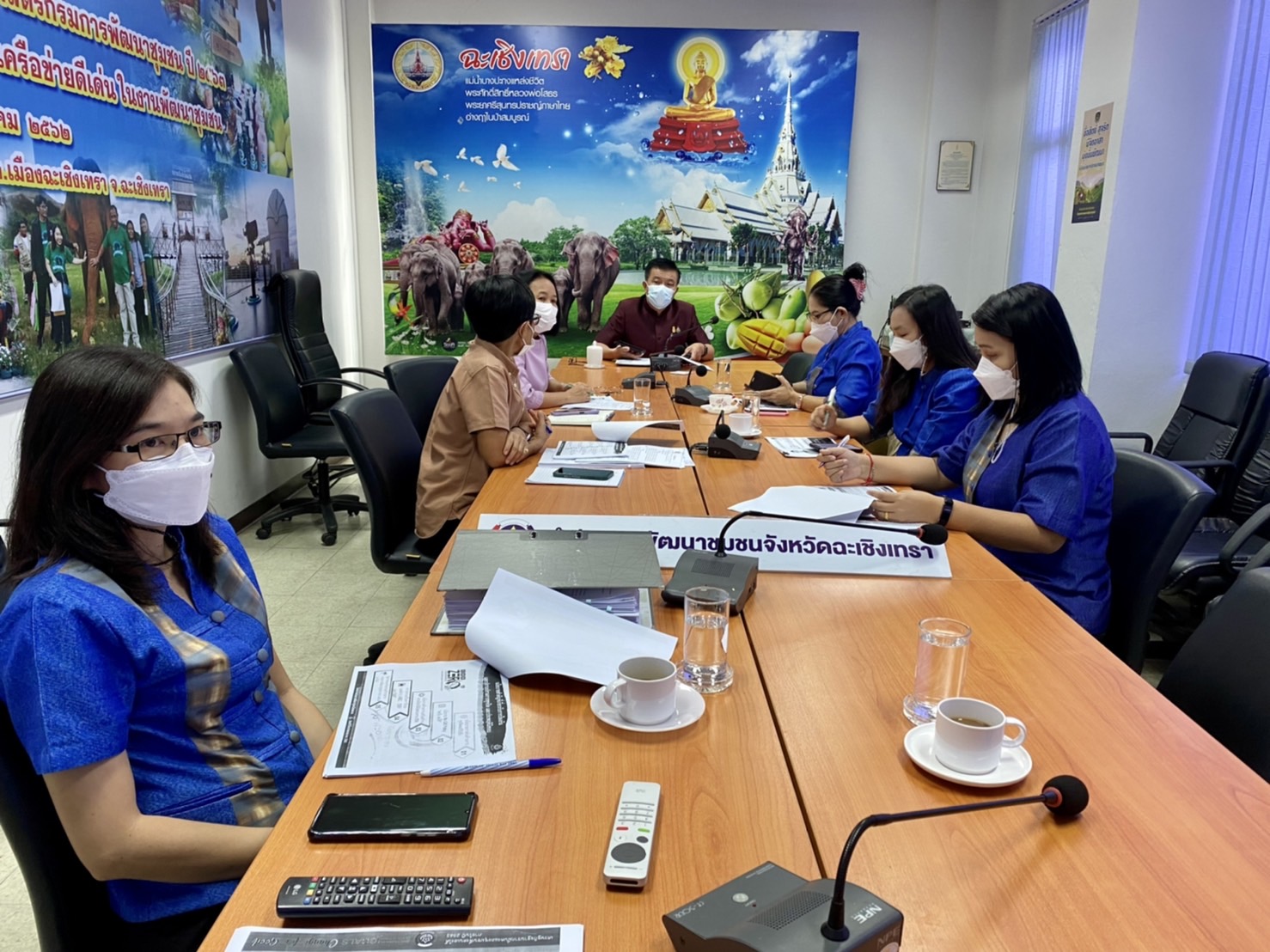 ???พช.ฉะเชิงเทรา ร่วมประชุมชี้แจงแนวทางการดำเนินงานโครงการพัฒนาชุมชนใสสะอาด ประจําปีงบประมาณ พ.ศ.2565 ผ่านระบบวีดิทัศน์ทางไกล (Video Conference)