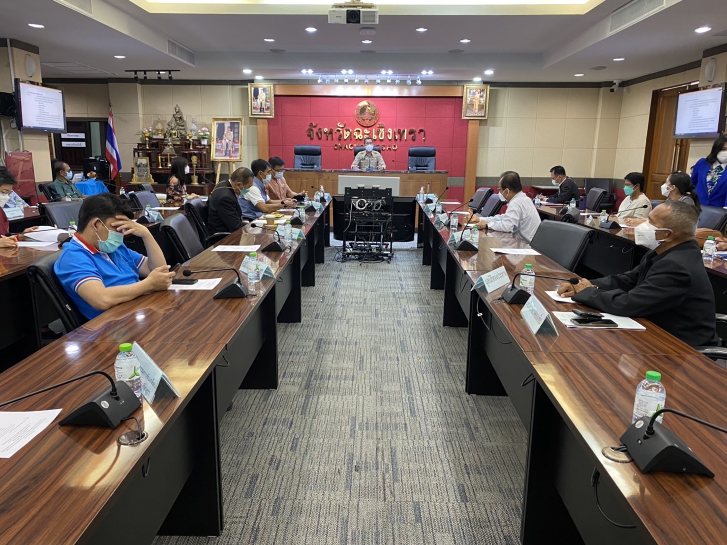 ???130 ปี กระทรวงมหาดไทย ? ฉะเชิงเทรา :แม่น้ำบางปะกงแหล่งชีวิต พระศักดิ์สิทธิ์หลวงพ่อโสธร พระยาศรีสุนทรปราชญ์ภาษาไทย เขาอ่างฤาไนป่าสมบูรณ์ ? ศจพ.ฉะเชิงเทรา “สานพลัง บวร ร่วมแรง 7 ภาคี แก้จนคนแปดริ้ว” รายงานความก้าวหน้าการขจัดความยากจนและพัฒนาคนทุกช่วงวัยอย่างยั่งยืนตามหลักปรัชญาของเศรษฐกิจพอเพียง ในระดับพื้นที่  ???พช.ฉะเชิงเทรา ประชุมซักซ้อมแนวทางการขับเคลื่อนศูนย์อำนวยการขจัดความยากจนและพัฒนาคนทุกช่วงวัยอย่างยั่งยืนตามหลักปรัชญาของเศรษฐกิจพอเพียง (ศจพ.) ผ่านกลไก มูลนิธิ สมาคม และภาคีเครือข่ายในพื้นที่จังหวัดฉะเชิงเทรา ครั้งที่ 1/2565