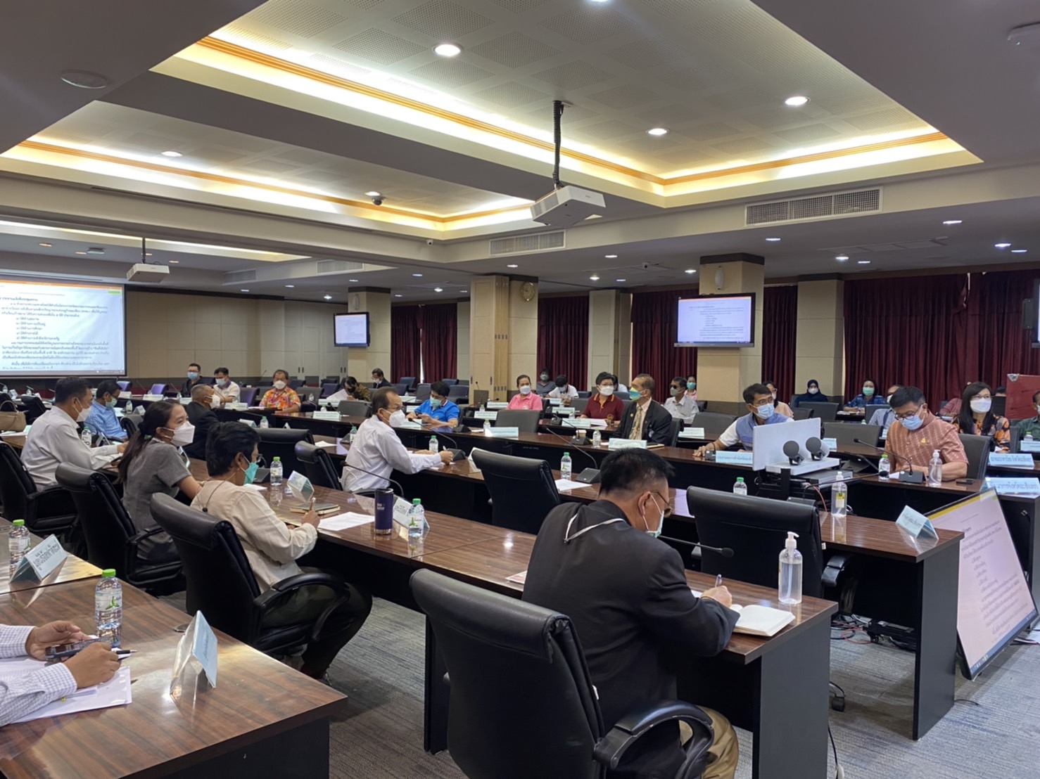 ???130 ปี กระทรวงมหาดไทย ? ฉะเชิงเทรา :แม่น้ำบางปะกงแหล่งชีวิต พระศักดิ์สิทธิ์หลวงพ่อโสธร พระยาศรีสุนทรปราชญ์ภาษาไทย เขาอ่างฤาไนป่าสมบูรณ์ ? ศจพ.ฉะเชิงเทรา “สานพลัง บวร ร่วมแรง 7 ภาคี แก้จนคนแปดริ้ว” รายงานความก้าวหน้าการขจัดความยากจนและพัฒนาคนทุกช่วงวัยอย่างยั่งยืนตามหลักปรัชญาของเศรษฐกิจพอเพียง ในระดับพื้นที่  ???พช.ฉะเชิงเทรา ประชุมซักซ้อมแนวทางการขับเคลื่อนศูนย์อำนวยการขจัดความยากจนและพัฒนาคนทุกช่วงวัยอย่างยั่งยืนตามหลักปรัชญาของเศรษฐกิจพอเพียง (ศจพ.) ผ่านกลไก มูลนิธิ สมาคม และภาคีเครือข่ายในพื้นที่จังหวัดฉะเชิงเทรา ครั้งที่ 1/2565