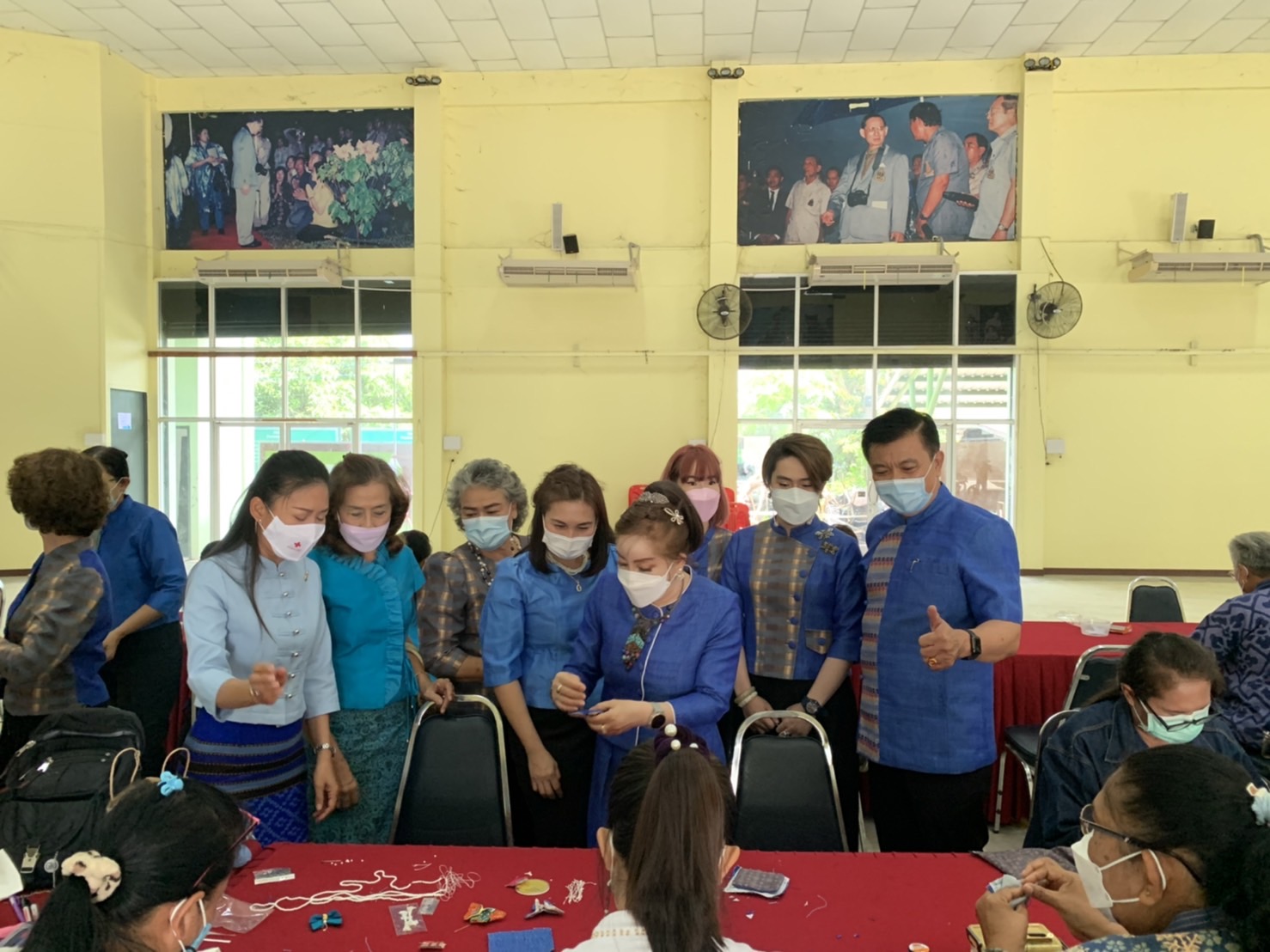 ???130 ปี กระทรวงมหาดไทย ? ฉะเชิงเทรา :แม่น้ำบางปะกงแหล่งชีวิต พระศักดิ์สิทธิ์หลวงพ่อโสธร พระยาศรีสุนทรปราชญ์ภาษาไทย เขาอ่างฤาไนป่าสมบูรณ์ ? ??? ประธานแม่บ้านมหาดไทยจังหวัดฉะเชิงเทรา สนับสนุน และร่วมกิจกรรมการประดิษฐ์ผีเสื้อจากผ้าเอกลักษณ์ประจำจังหวัดฉะเชิงเทรา