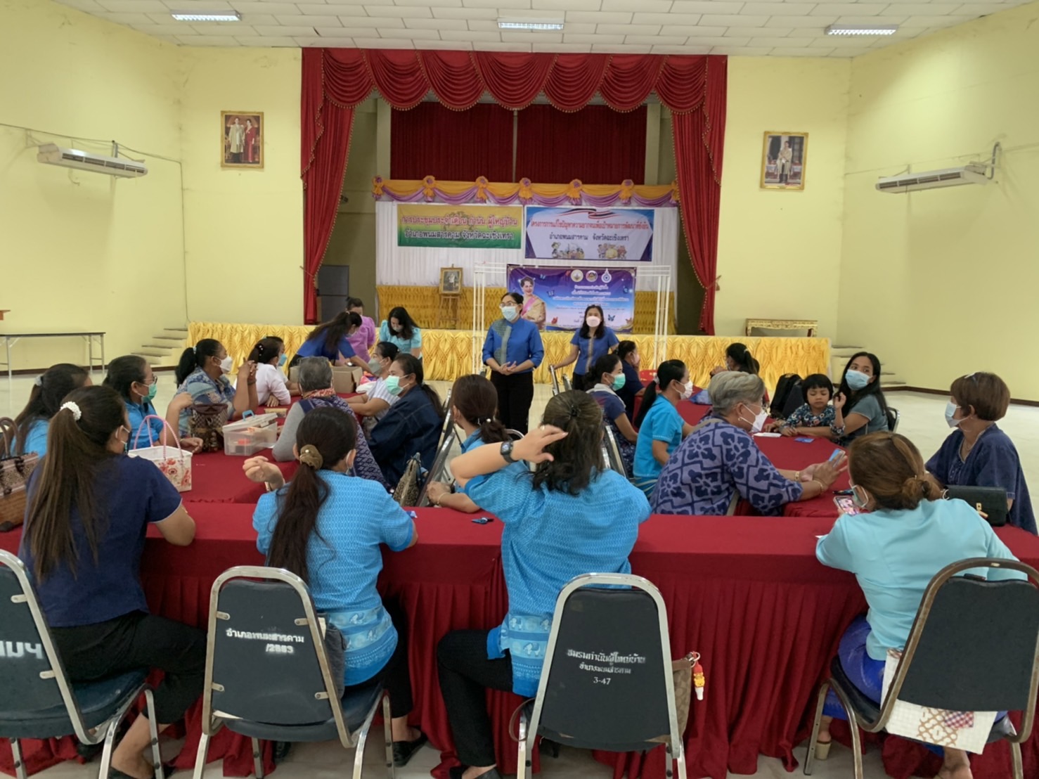 ???130 ปี กระทรวงมหาดไทย ? ฉะเชิงเทรา :แม่น้ำบางปะกงแหล่งชีวิต พระศักดิ์สิทธิ์หลวงพ่อโสธร พระยาศรีสุนทรปราชญ์ภาษาไทย เขาอ่างฤาไนป่าสมบูรณ์ ? ??? ประธานแม่บ้านมหาดไทยจังหวัดฉะเชิงเทรา สนับสนุน และร่วมกิจกรรมการประดิษฐ์ผีเสื้อจากผ้าเอกลักษณ์ประจำจังหวัดฉะเชิงเทรา