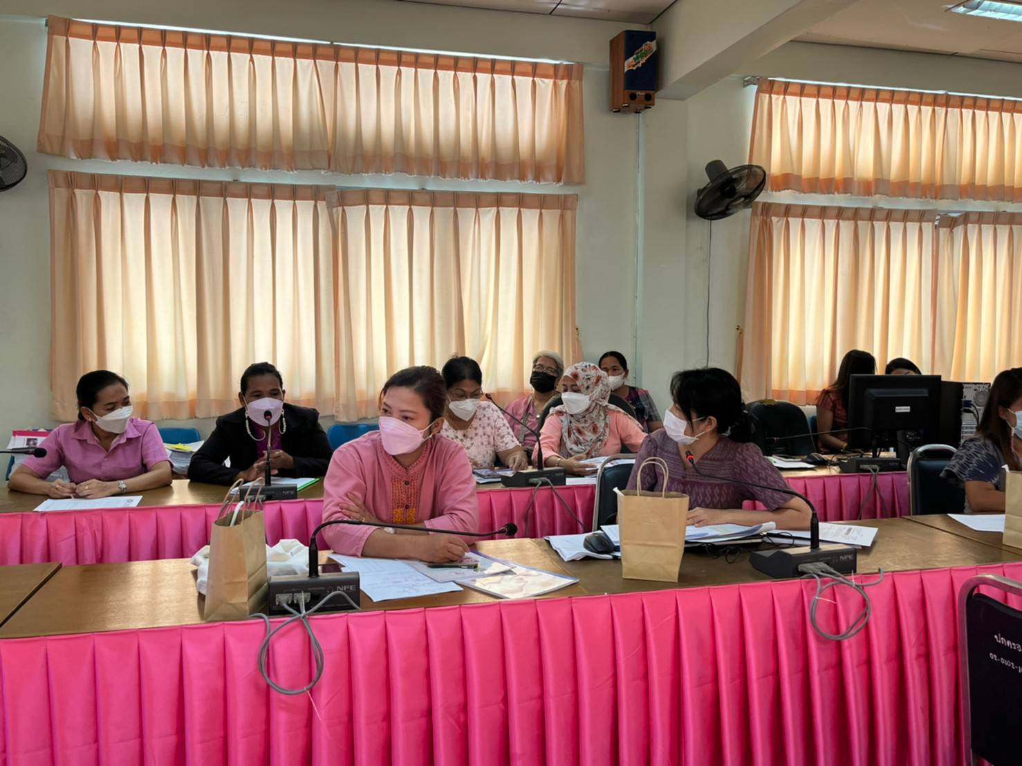 ???130 ปี กระทรวงมหาดไทย ? ฉะเชิงเทรา : แม่น้ำบางปะกงแหล่งชีวิต พระศักดิ์สิทธิ์หลวงพ่อโสธร พระยาศรีสุนทรปราชญ์ภาษาไทย เขาอ่างฤาไนป่าสมบูรณ์ ? ? “พช.ฉะเชิงเทรา​ ดำเนินการคัดเลือกคนกองทุนพัฒนาบทบาทสตรี​ระดับจังหวัด” พช.ฉะเชิงเทรา และคณะกรรมการคัดเลือกคนกองทุนพัฒนาบทบาทสตรี​ ลงพื้นที่พิจารณาคัดเลือกคนกองทุนพัฒนาบทบาทสตรีระดับจังหวัด​ ประจำปี​ 2565