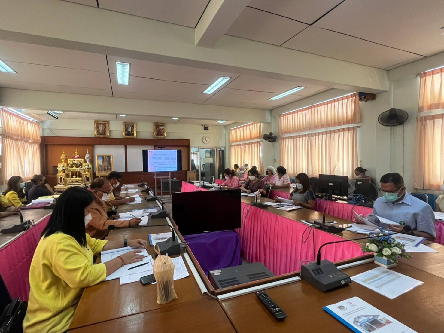 ???130 ปี กระทรวงมหาดไทย ? ฉะเชิงเทรา : แม่น้ำบางปะกงแหล่งชีวิต พระศักดิ์สิทธิ์หลวงพ่อโสธร พระยาศรีสุนทรปราชญ์ภาษาไทย เขาอ่างฤาไนป่าสมบูรณ์ ? ? “พช.ฉะเชิงเทรา​ ดำเนินการคัดเลือกคนกองทุนพัฒนาบทบาทสตรี​ระดับจังหวัด” พช.ฉะเชิงเทรา และคณะกรรมการคัดเลือกคนกองทุนพัฒนาบทบาทสตรี​ ลงพื้นที่พิจารณาคัดเลือกคนกองทุนพัฒนาบทบาทสตรีระดับจังหวัด​ ประจำปี​ 2565