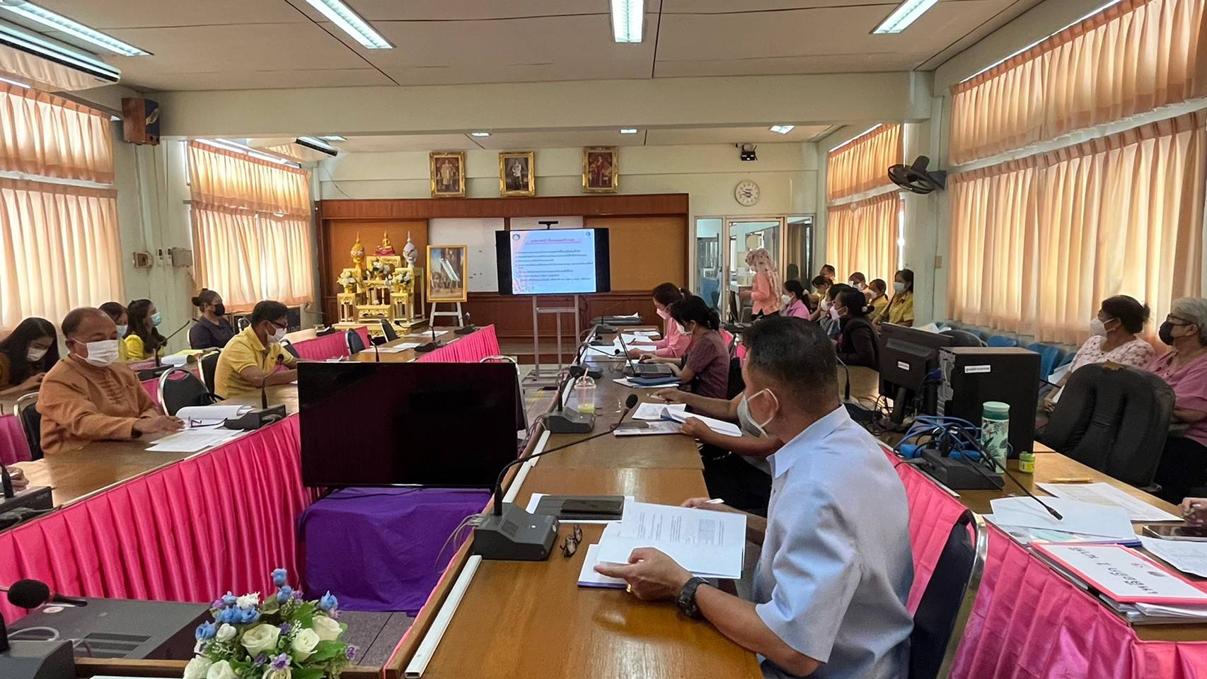 ???130 ปี กระทรวงมหาดไทย ? ฉะเชิงเทรา : แม่น้ำบางปะกงแหล่งชีวิต พระศักดิ์สิทธิ์หลวงพ่อโสธร พระยาศรีสุนทรปราชญ์ภาษาไทย เขาอ่างฤาไนป่าสมบูรณ์ ? ? “พช.ฉะเชิงเทรา​ ดำเนินการคัดเลือกคนกองทุนพัฒนาบทบาทสตรี​ระดับจังหวัด” พช.ฉะเชิงเทรา และคณะกรรมการคัดเลือกคนกองทุนพัฒนาบทบาทสตรี​ ลงพื้นที่พิจารณาคัดเลือกคนกองทุนพัฒนาบทบาทสตรีระดับจังหวัด​ ประจำปี​ 2565