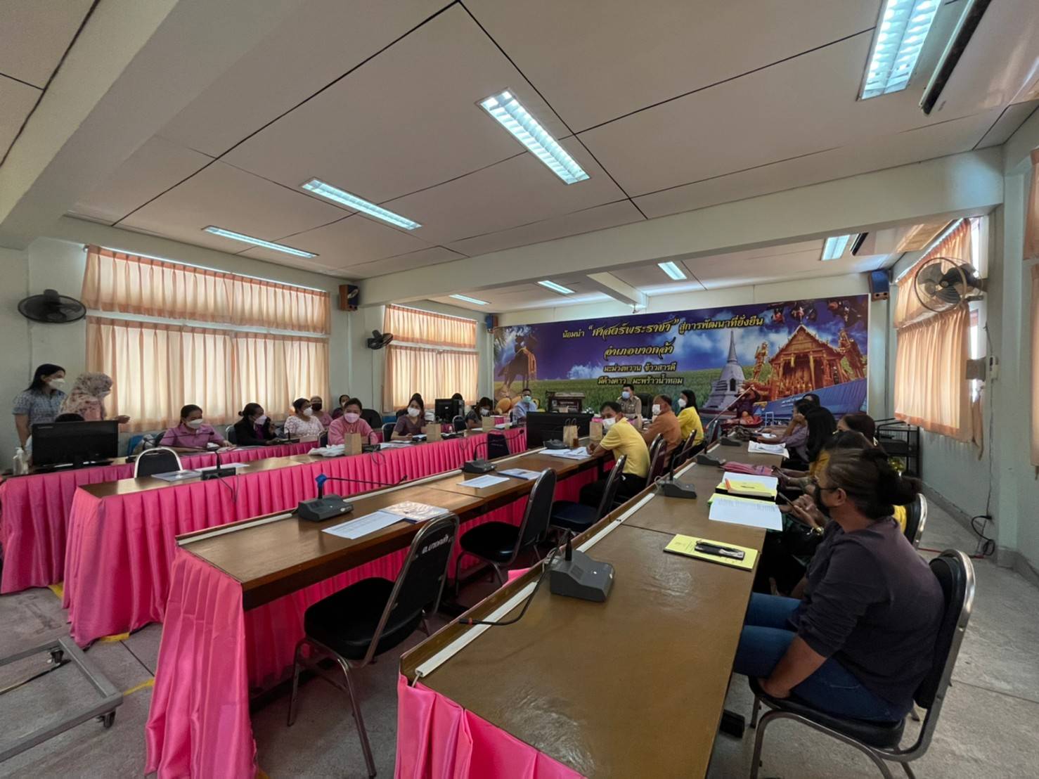 ???130 ปี กระทรวงมหาดไทย ? ฉะเชิงเทรา : แม่น้ำบางปะกงแหล่งชีวิต พระศักดิ์สิทธิ์หลวงพ่อโสธร พระยาศรีสุนทรปราชญ์ภาษาไทย เขาอ่างฤาไนป่าสมบูรณ์ ? ? “พช.ฉะเชิงเทรา​ ดำเนินการคัดเลือกคนกองทุนพัฒนาบทบาทสตรี​ระดับจังหวัด” พช.ฉะเชิงเทรา และคณะกรรมการคัดเลือกคนกองทุนพัฒนาบทบาทสตรี​ ลงพื้นที่พิจารณาคัดเลือกคนกองทุนพัฒนาบทบาทสตรีระดับจังหวัด​ ประจำปี​ 2565