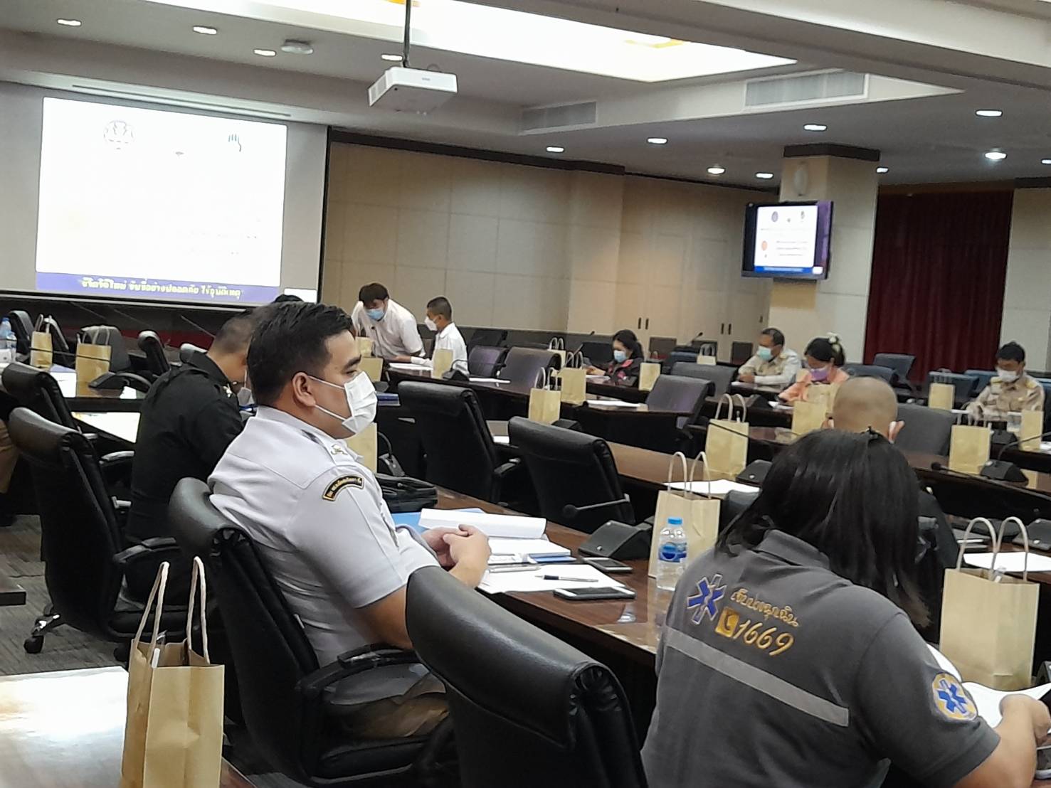 ???130 ปี กระทรวงมหาดไทย ? ฉะเชิงเทรา : แม่น้ำบางปะกงแหล่งชีวิต พระศักดิ์สิทธิ์หลวงพ่อโสธร พระยาศรีสุนทรปราชญ์ภาษาไทย เขาอ่างฤาไนป่าสมบูรณ์ ? ? พช.ฉะเชิงเทรา ร่วมประชุมถอดบทเรียนผลการป้องกันและลดอุบัติเหตุทางถนนช่วงเทศกาลสงกรานต์ พ.ศ.2565