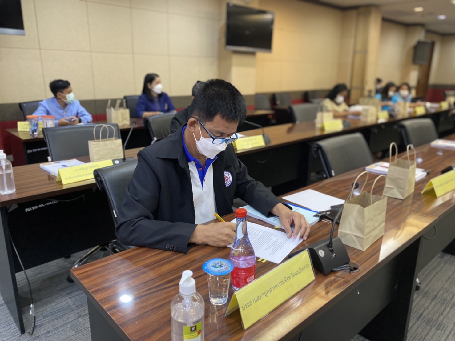 ???130 ปี กระทรวงมหาดไทย ? ฉะเชิงเทรา : แม่น้ำบางปะกงแหล่งชีวิต พระศักดิ์สิทธิ์หลวงพ่อโสธร พระยาศรีสุนทรปราชญ์ภาษาไทย เขาอ่างฤาไนป่าสมบูรณ์ ? ?  ??พช.ฉะเชิงเทรา ประชุมคณะกรรมการการดำเนินการคัดสรรฯ คณะทำงานพิจารณา ตรวจสอบและกลั่นกรองผลิตภัณฑ์ และคณะทำงานการคัดสรรสุดยอดหนึ่งตำบล หนึ่งผลิตภัณฑ์ไทย ปี พ.ศ.2565 (OTOP PRODUCT CHAMPION : OPC) ระดับจังหวัด ครั้งที่ 1/2565