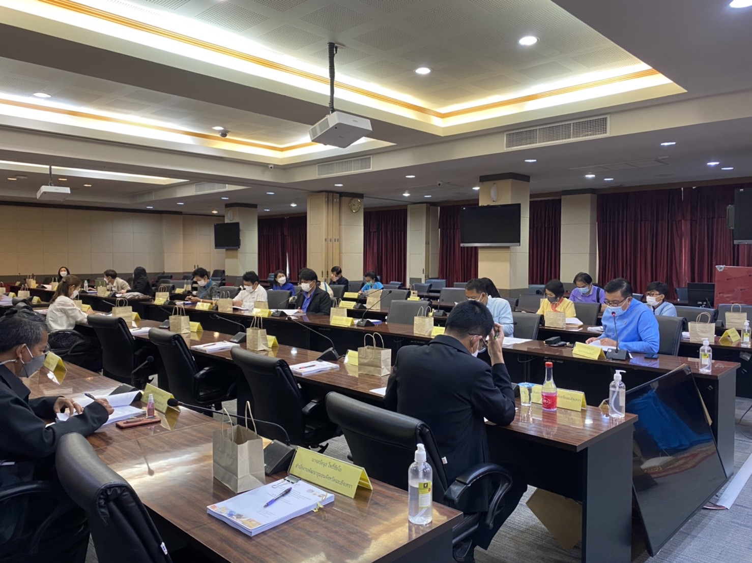 ???130 ปี กระทรวงมหาดไทย ? ฉะเชิงเทรา : แม่น้ำบางปะกงแหล่งชีวิต พระศักดิ์สิทธิ์หลวงพ่อโสธร พระยาศรีสุนทรปราชญ์ภาษาไทย เขาอ่างฤาไนป่าสมบูรณ์ ? ?  ??พช.ฉะเชิงเทรา ประชุมคณะกรรมการการดำเนินการคัดสรรฯ คณะทำงานพิจารณา ตรวจสอบและกลั่นกรองผลิตภัณฑ์ และคณะทำงานการคัดสรรสุดยอดหนึ่งตำบล หนึ่งผลิตภัณฑ์ไทย ปี พ.ศ.2565 (OTOP PRODUCT CHAMPION : OPC) ระดับจังหวัด ครั้งที่ 1/2565