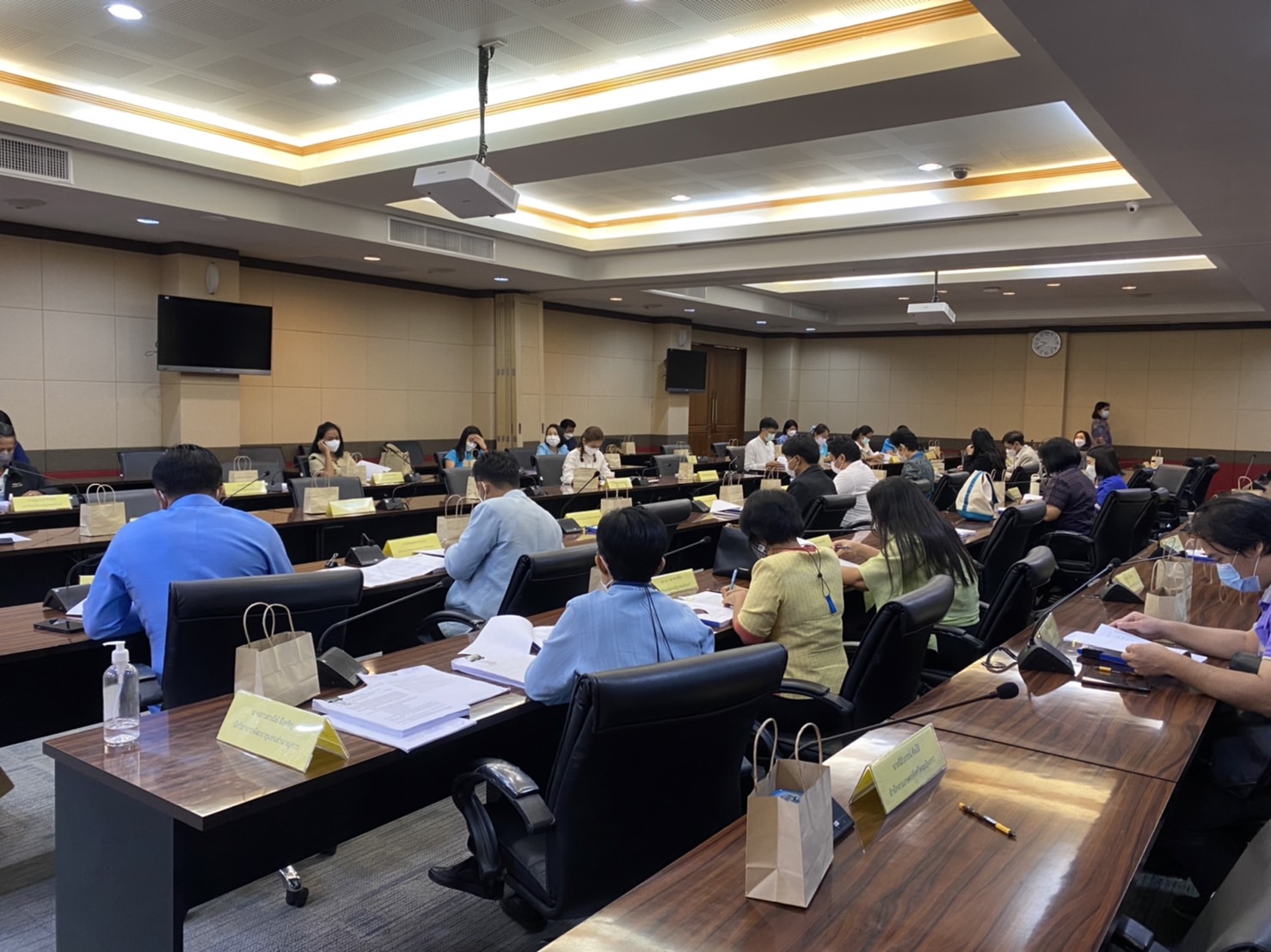 ???130 ปี กระทรวงมหาดไทย ? ฉะเชิงเทรา : แม่น้ำบางปะกงแหล่งชีวิต พระศักดิ์สิทธิ์หลวงพ่อโสธร พระยาศรีสุนทรปราชญ์ภาษาไทย เขาอ่างฤาไนป่าสมบูรณ์ ? ?  ??พช.ฉะเชิงเทรา ประชุมคณะกรรมการการดำเนินการคัดสรรฯ คณะทำงานพิจารณา ตรวจสอบและกลั่นกรองผลิตภัณฑ์ และคณะทำงานการคัดสรรสุดยอดหนึ่งตำบล หนึ่งผลิตภัณฑ์ไทย ปี พ.ศ.2565 (OTOP PRODUCT CHAMPION : OPC) ระดับจังหวัด ครั้งที่ 1/2565