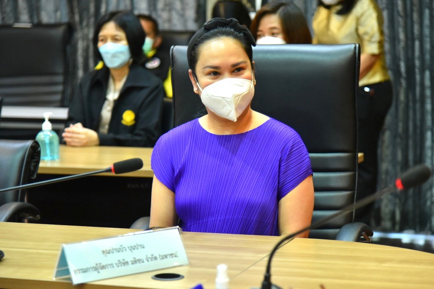 ???130 ปี กระทรวงมหาดไทย ? ฉะเชิงเทรา : แม่น้ำบางปะกงแหล่งชีวิต พระศักดิ์สิทธิ์หลวงพ่อโสธร พระยาศรีสุนทรปราชญ์ภาษาไทย เขาอ่างฤาไนป่าสมบูรณ์ ? ? ???พช.ฉะเชิงเทรา ร่วมรับมอบหนังสือและนิตยสารในเครือมติชน พ็อกเก็ตบุ๊ค และนิตยสารศิลปวัฒนธรรม ในเครือมติชน ภายใต้โครงการ“ส่งมอบความรู้สู่สังคมไทย”