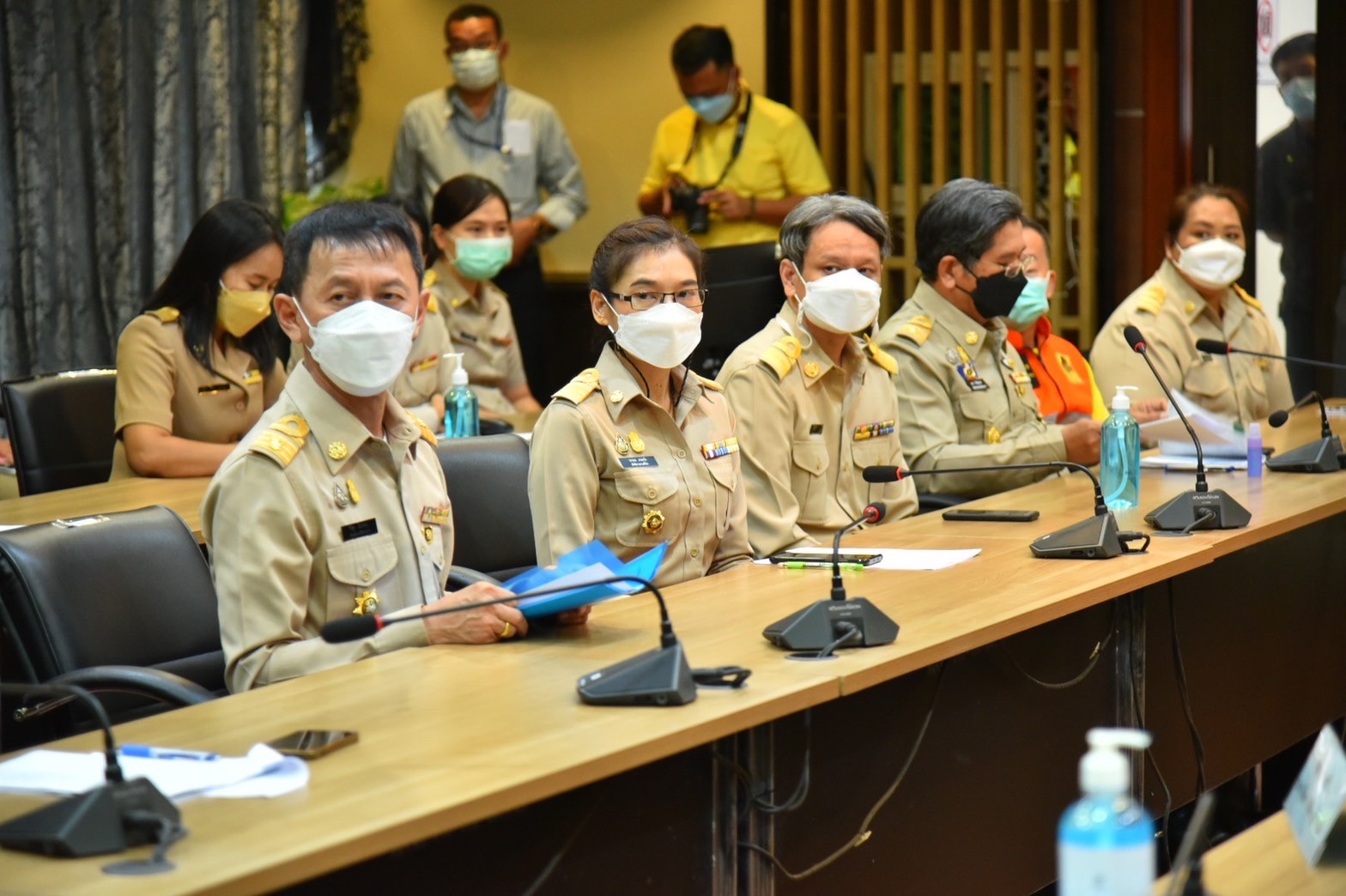 ???130 ปี กระทรวงมหาดไทย ? ฉะเชิงเทรา : แม่น้ำบางปะกงแหล่งชีวิต พระศักดิ์สิทธิ์หลวงพ่อโสธร พระยาศรีสุนทรปราชญ์ภาษาไทย เขาอ่างฤาไนป่าสมบูรณ์ ? ? ???พช.ฉะเชิงเทรา ร่วมรับมอบหนังสือและนิตยสารในเครือมติชน พ็อกเก็ตบุ๊ค และนิตยสารศิลปวัฒนธรรม ในเครือมติชน ภายใต้โครงการ“ส่งมอบความรู้สู่สังคมไทย”