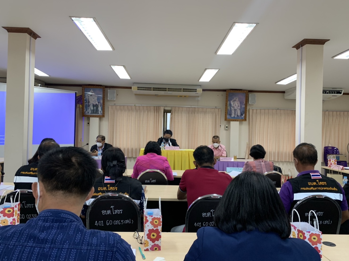 ???130 ปี กระทรวงมหาดไทย ? ฉะเชิงเทรา : แม่น้ำบางปะกงแหล่งชีวิต พระศักดิ์สิทธิ์หลวงพ่อโสธร พระยาศรีสุนทรปราชญ์ภาษาไทย เขาอ่างฤาไนป่าสมบูรณ์ ? ?‍?ผู้ตรวจราชการกรมการพัฒนาชุมชน และสำนักงานพัฒนาชุมชนจังหวัดฉะเชิงเทรา ร่วมประชุมคณะกรรมาธิการการพัฒนาการเมืองและการมีส่วนร่วมของประชาชน วุฒิสภา