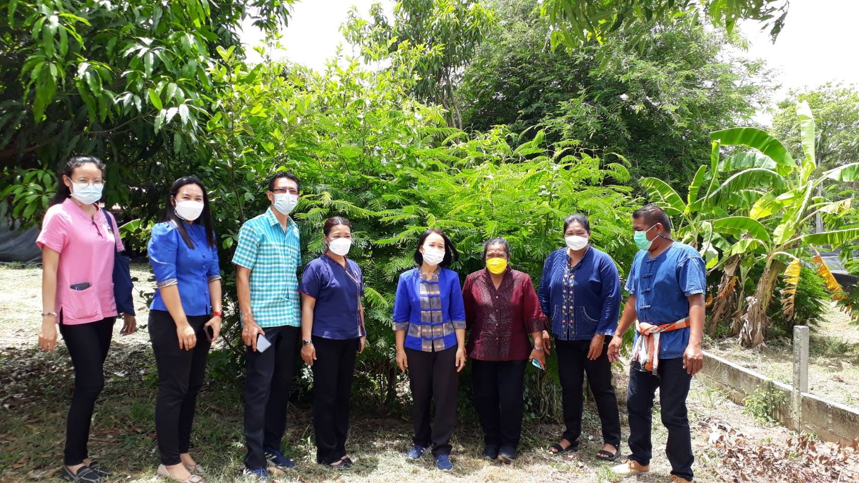 ?สพจ.ฉะเชิงเทราลงพื้นที่ให้คำแนะนำและเตรียมความพร้อมการประกวดหมู่บ้านต้นแบบการน้อมนำแนวพระราชดำริไปประยุกต์ใช้ โครงการ 9:10 ปฏิบัติบูชา “สืบสาน รักษา ต่อยอด” เพื่อพัฒนาชุมชน ประจำปี 2565