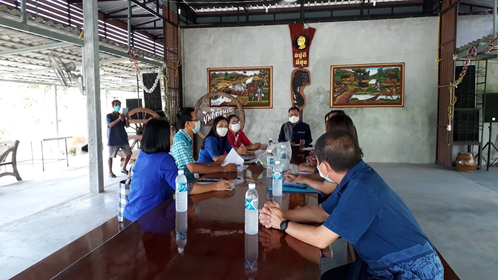 ?สพจ.ฉะเชิงเทราลงพื้นที่ให้คำแนะนำและเตรียมความพร้อมการประกวดหมู่บ้านต้นแบบการน้อมนำแนวพระราชดำริไปประยุกต์ใช้ โครงการ 9:10 ปฏิบัติบูชา “สืบสาน รักษา ต่อยอด” เพื่อพัฒนาชุมชน ประจำปี 2565